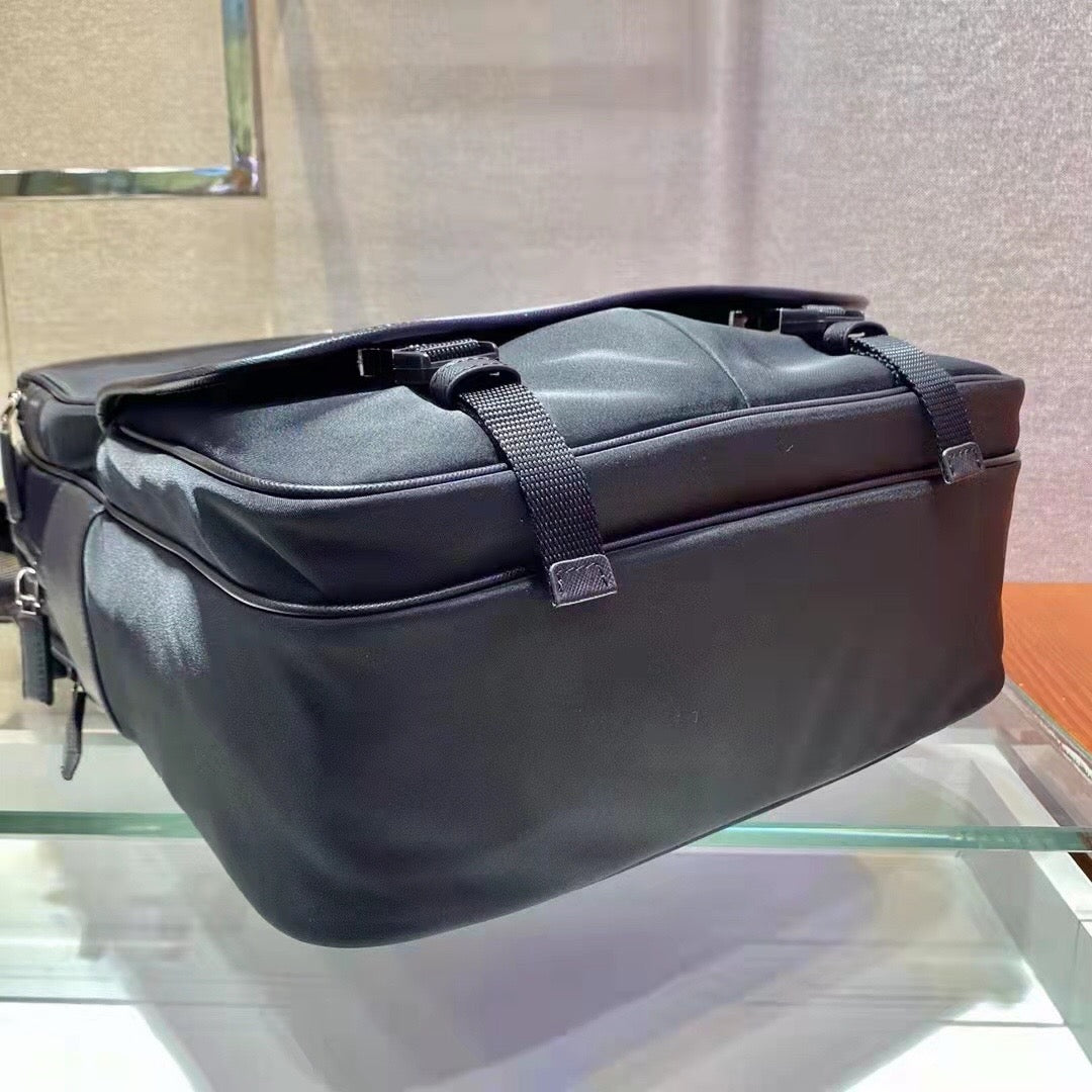 Black Bag - FashionHype.xyz