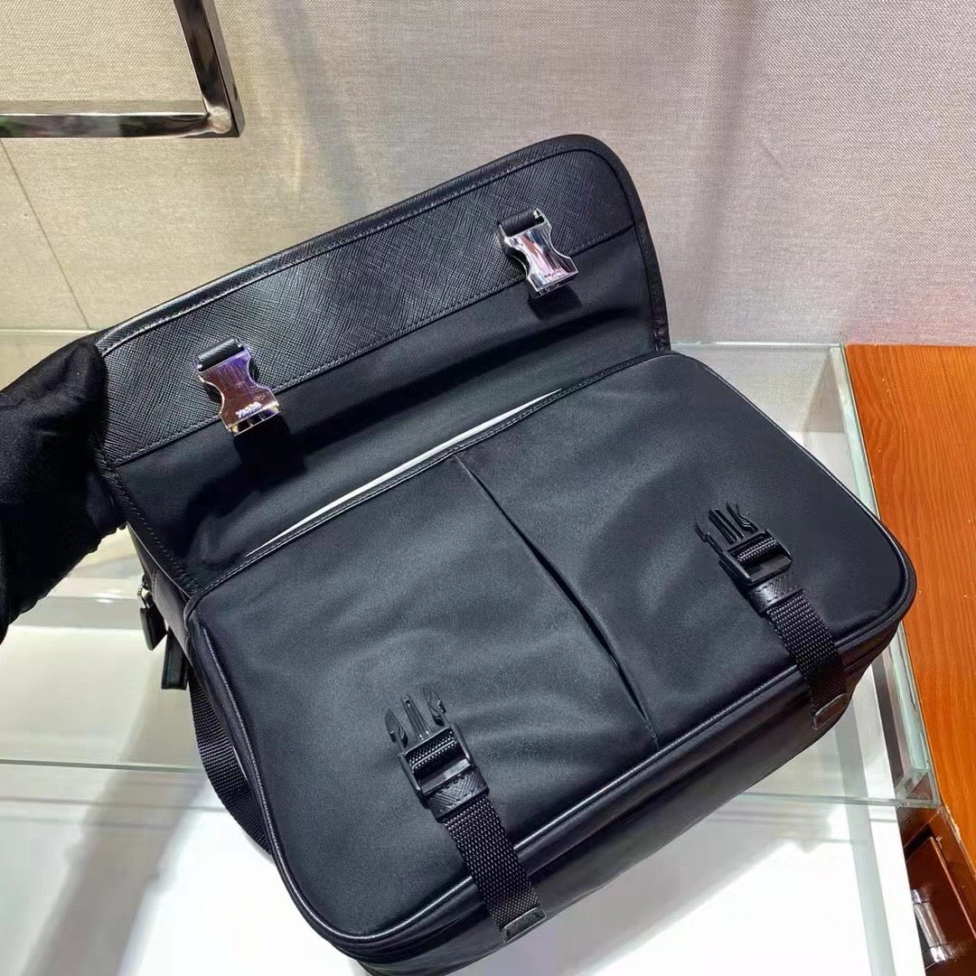 Black Bag - FashionHype.xyz