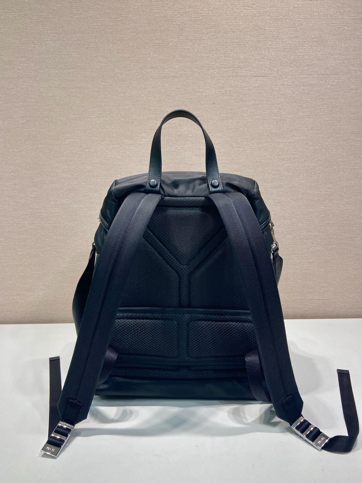 Black Bag - FashionHype.xyz