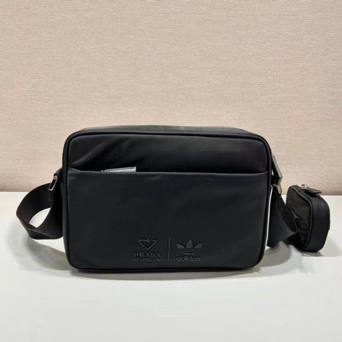 Black Bag - FashionHype.xyz