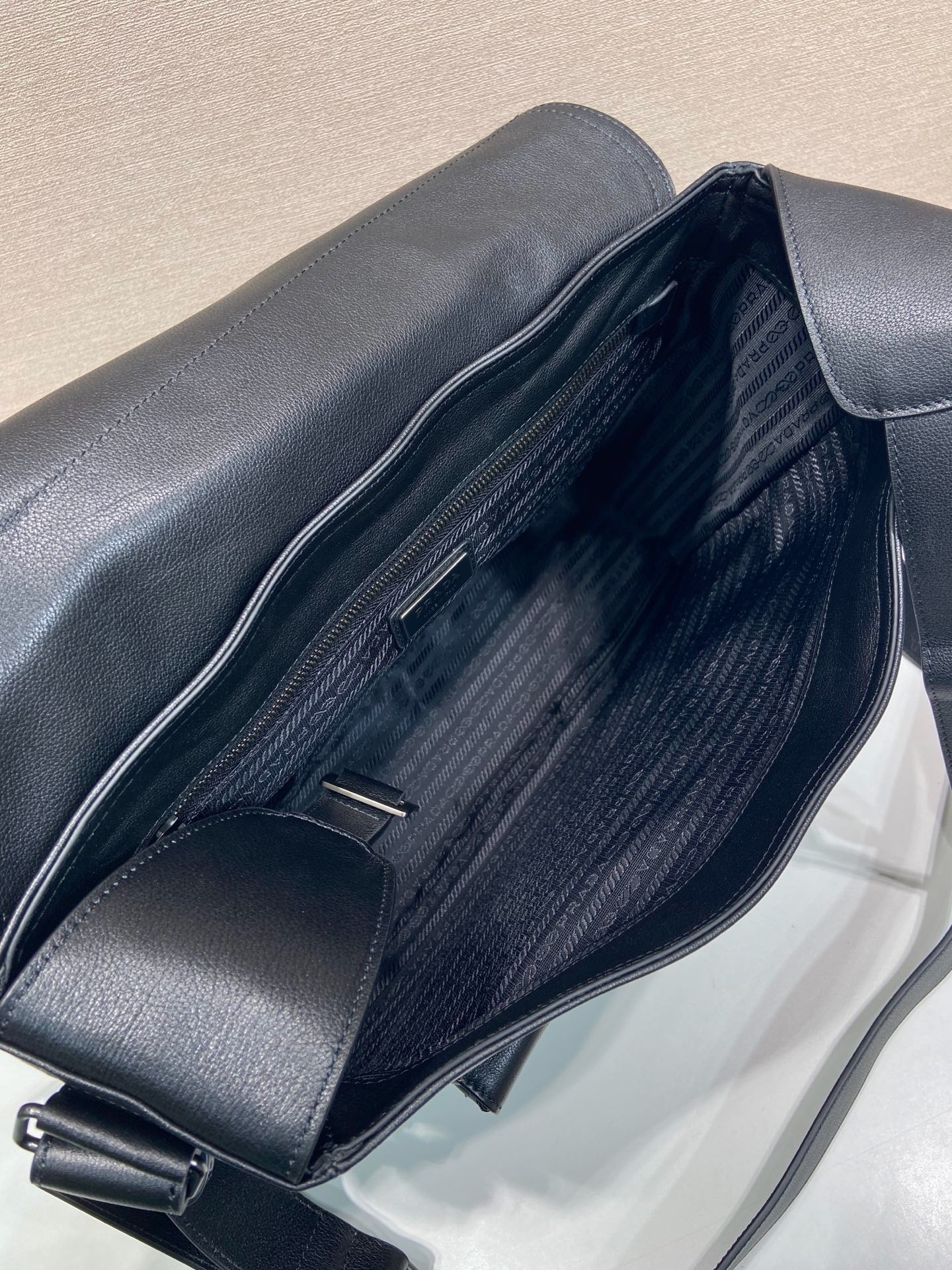 Black Bag - FashionHype.xyz