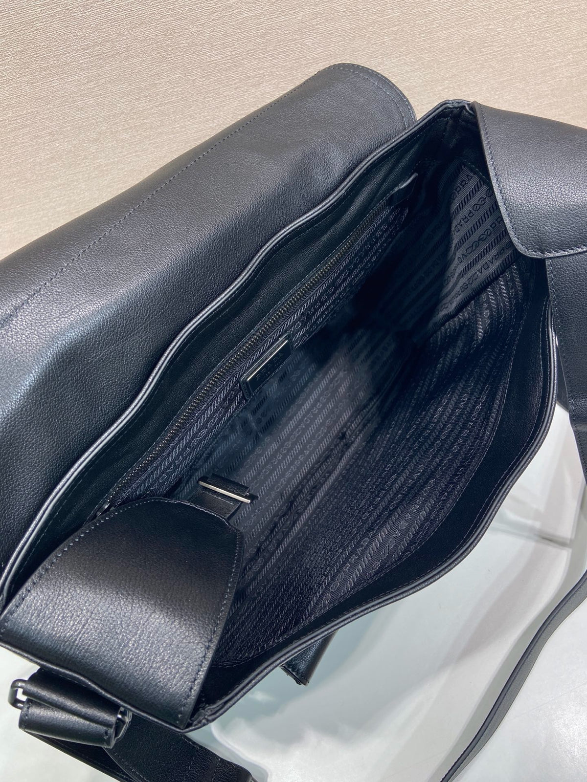 Black Bag - FashionHype.xyz