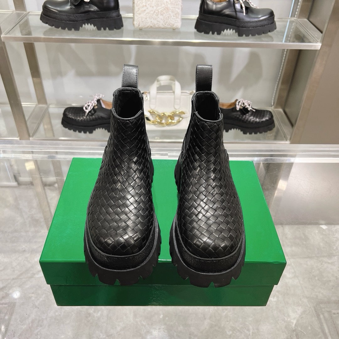 Black Shoes