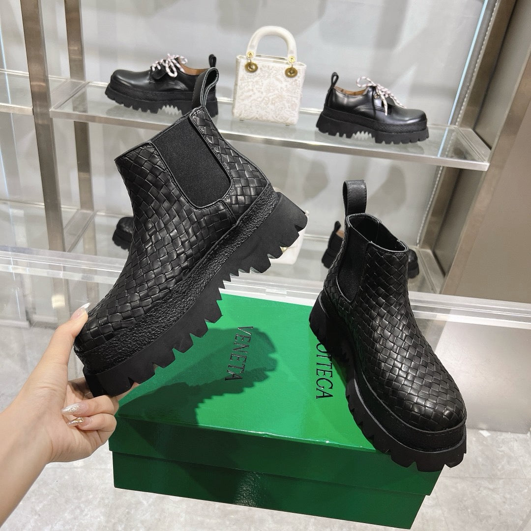 Black Shoes