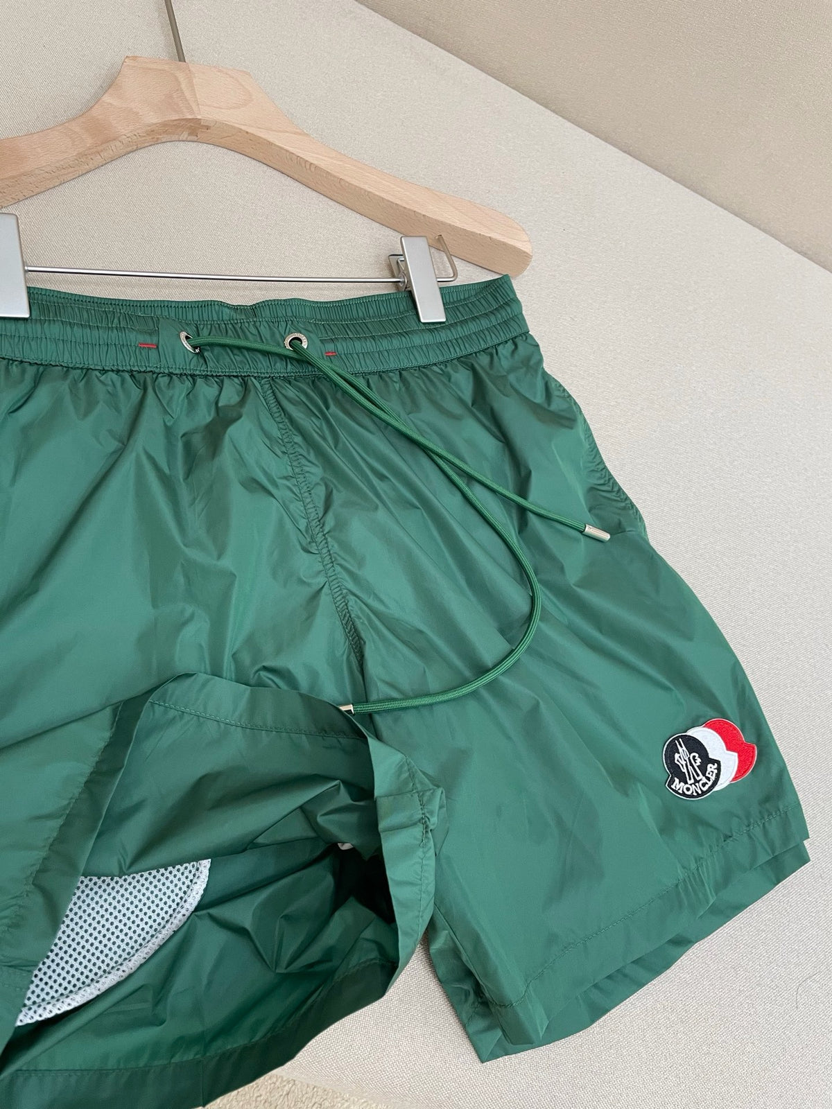 Multi-color Short