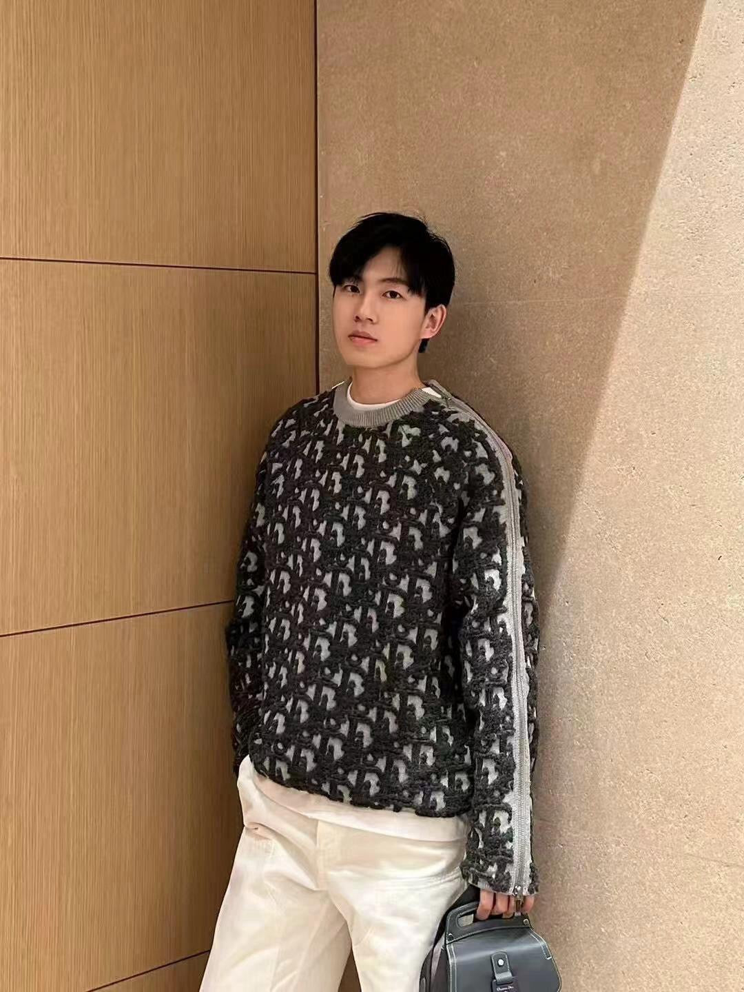 Multi-color Sweatshirt