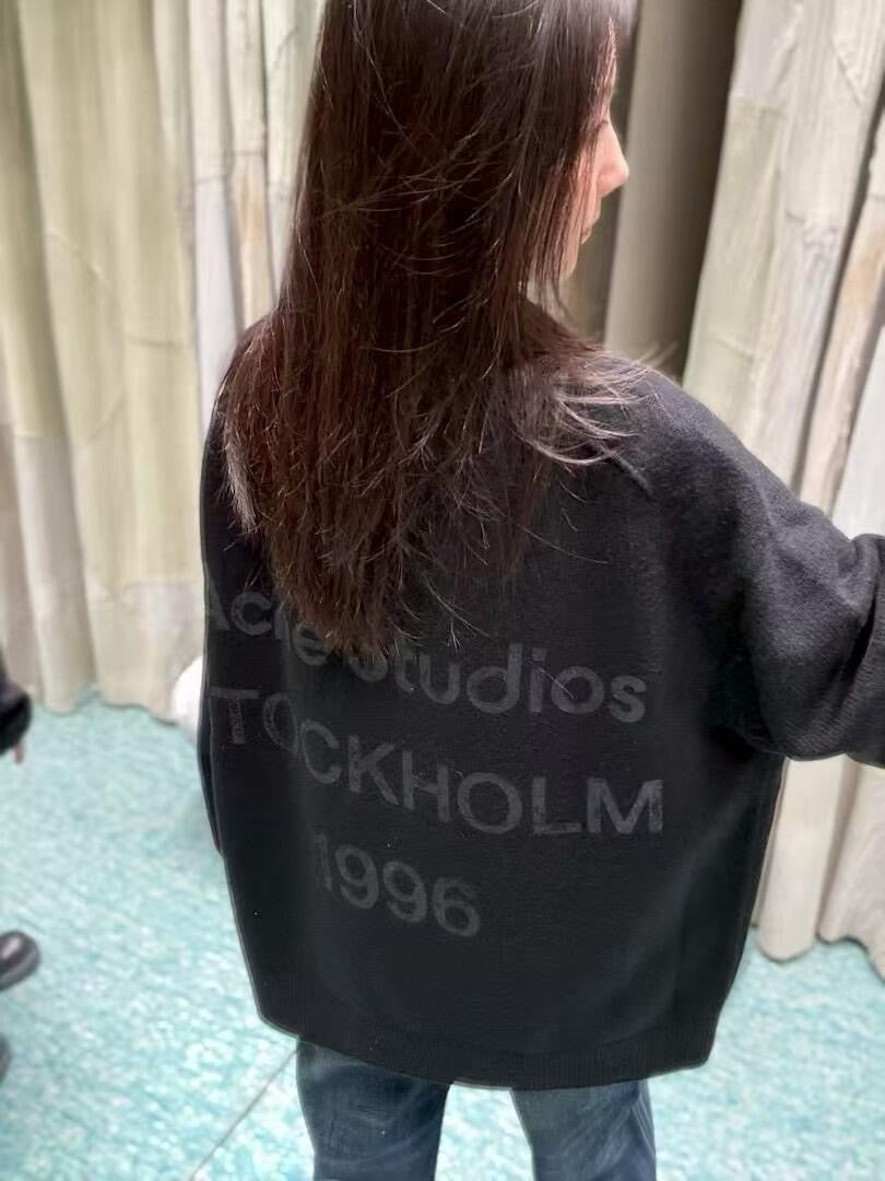 Black Sweatshirt