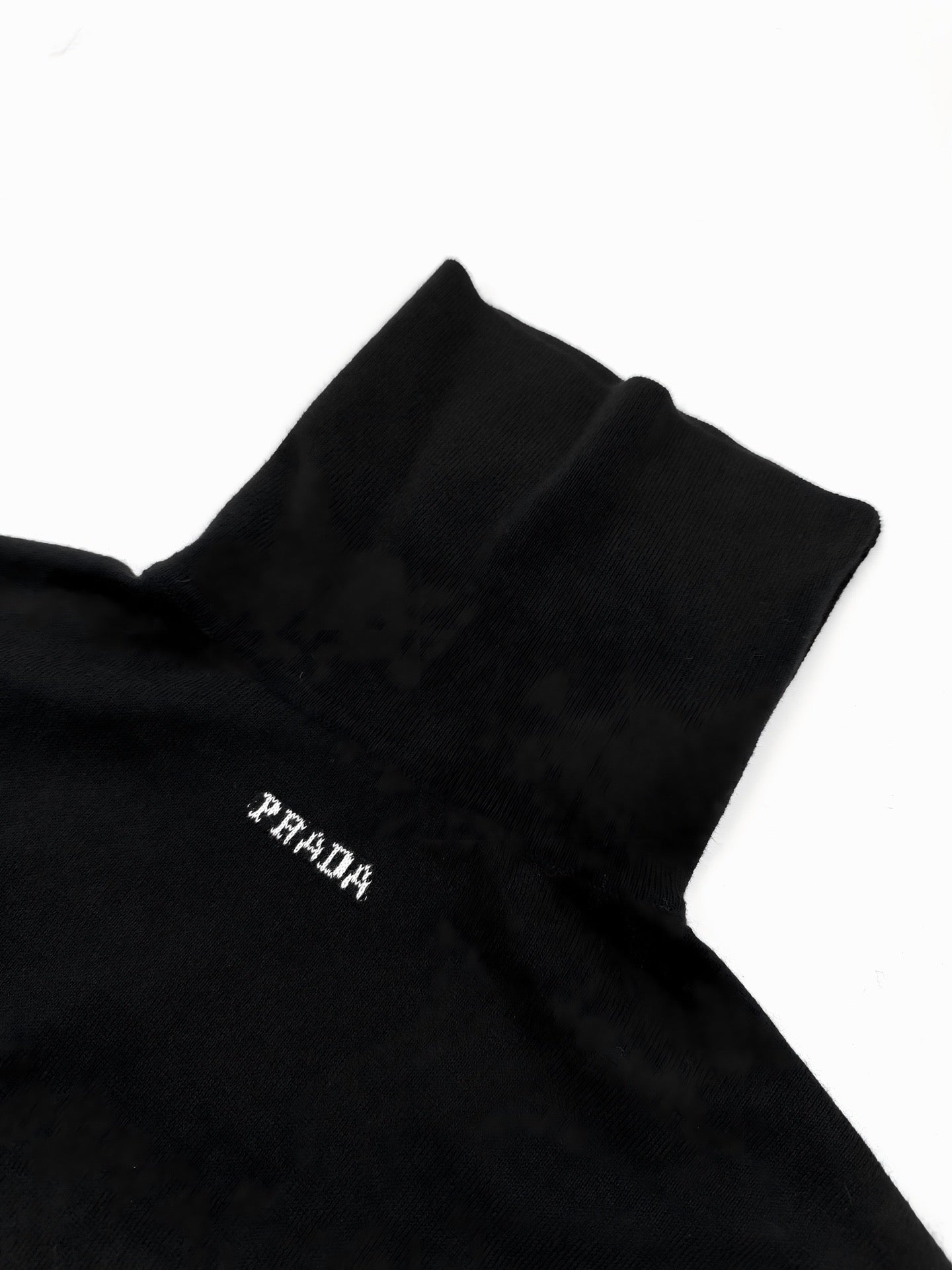 Black and White Sweatshirt