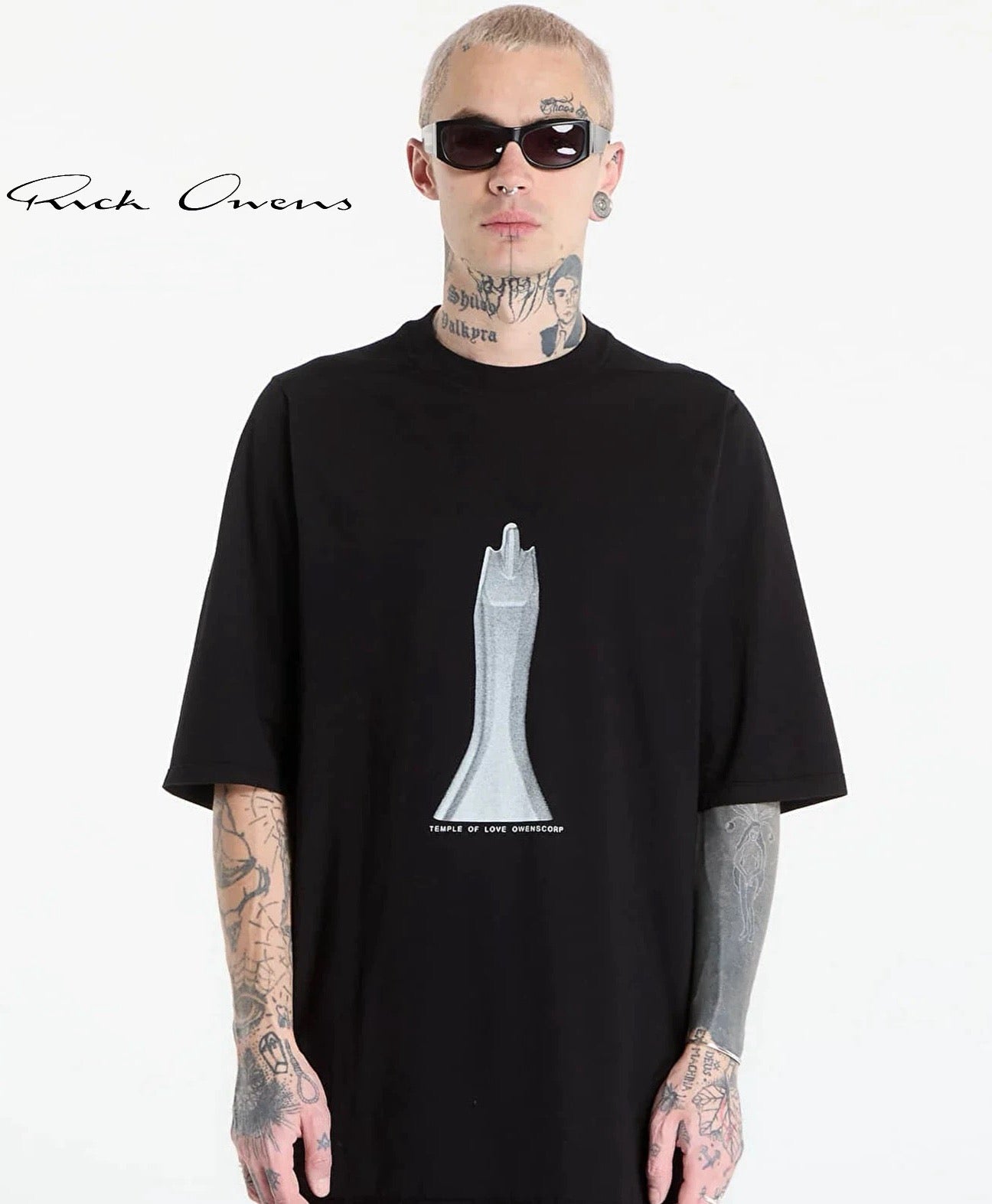 Black T-shirt