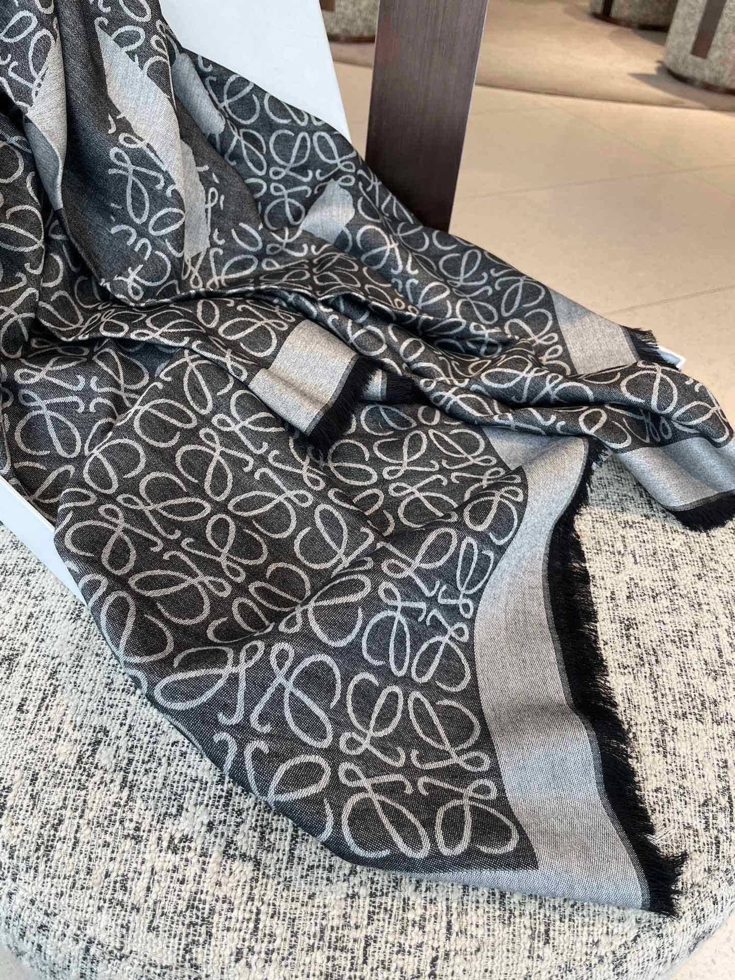 Black Scarf
