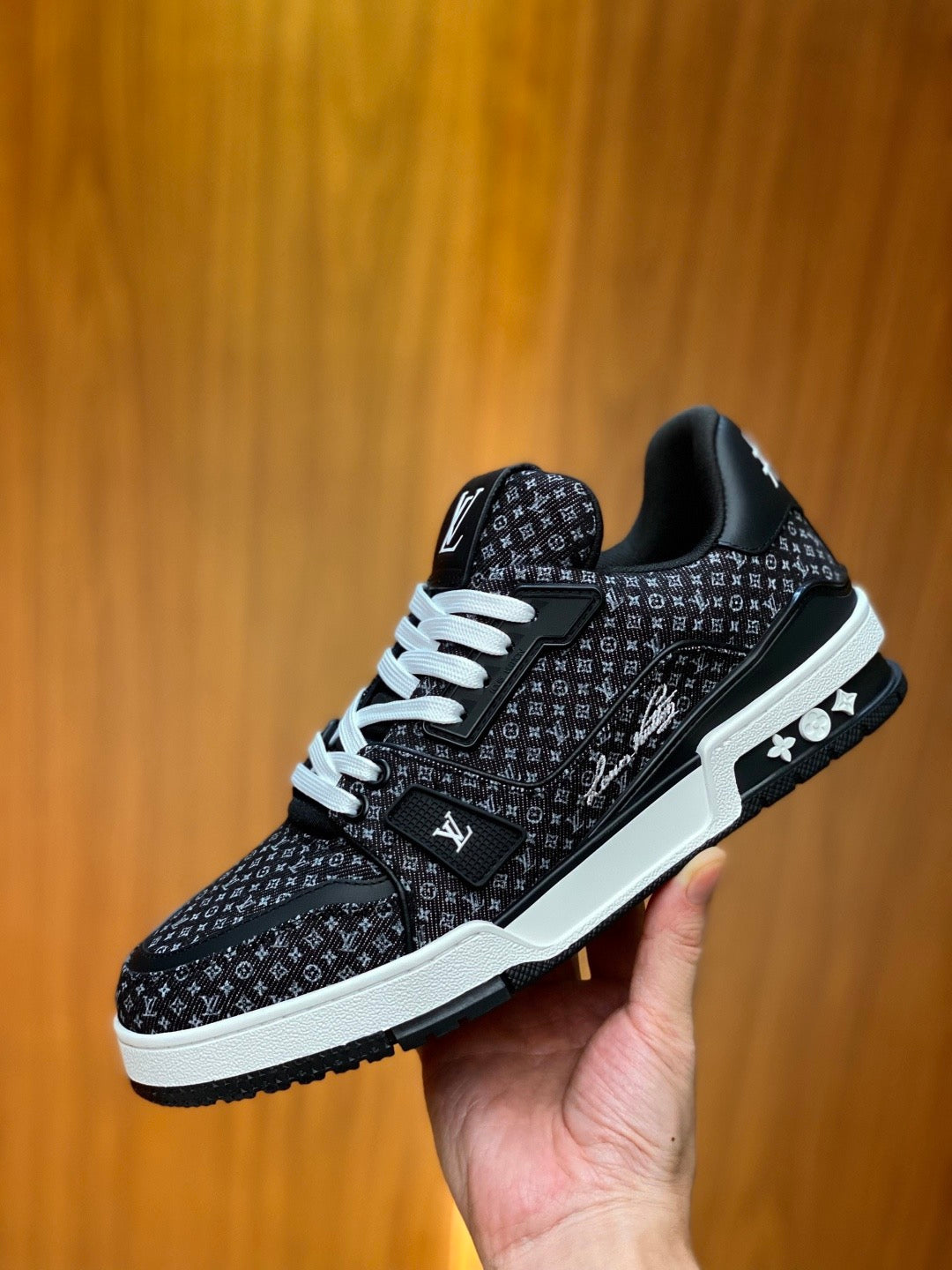 Black and White Shoes - FashionHype.xyz