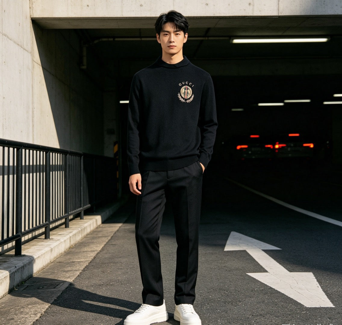 Black and White Sweatshirt