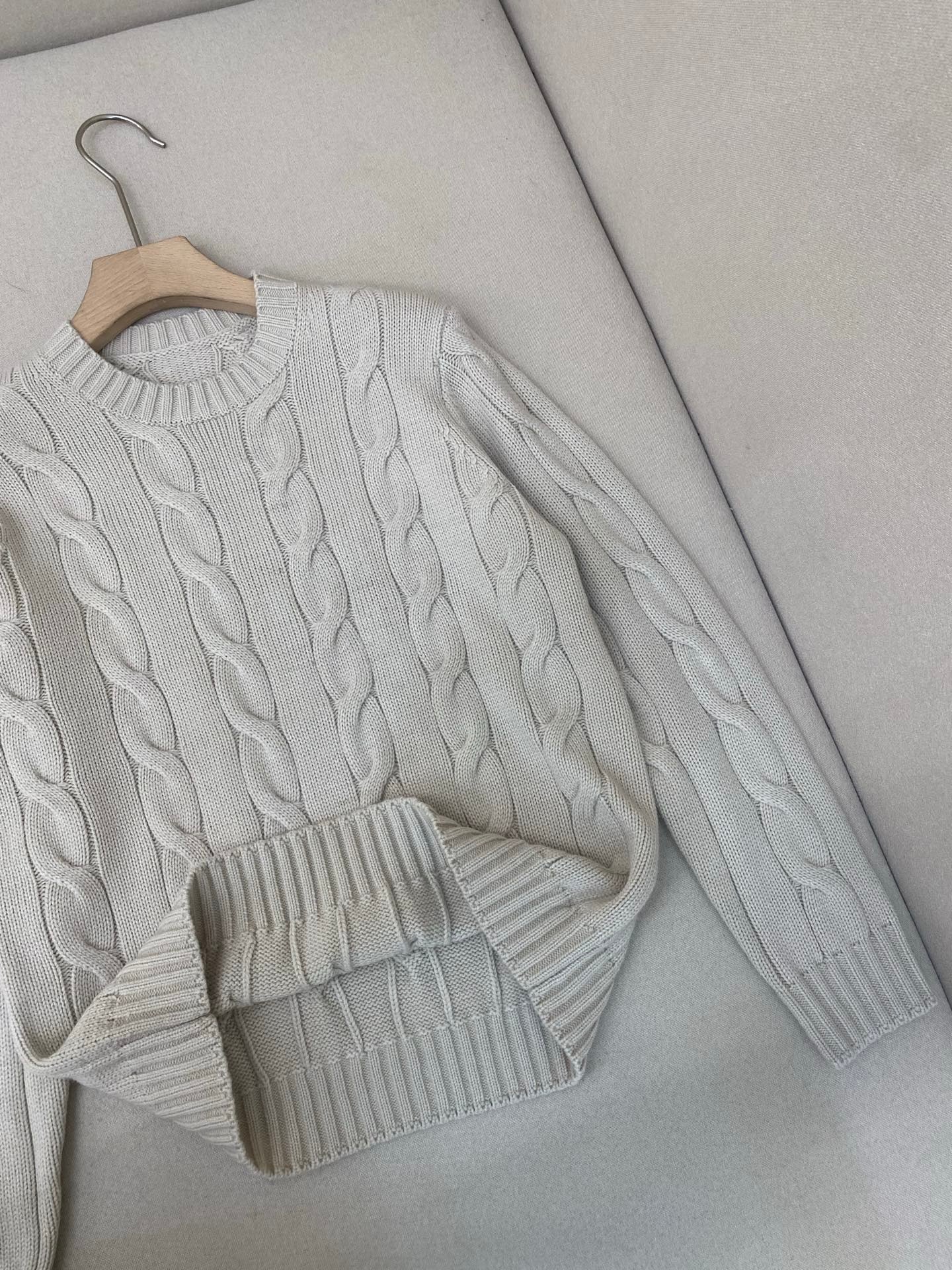 Cream Sweatshirt