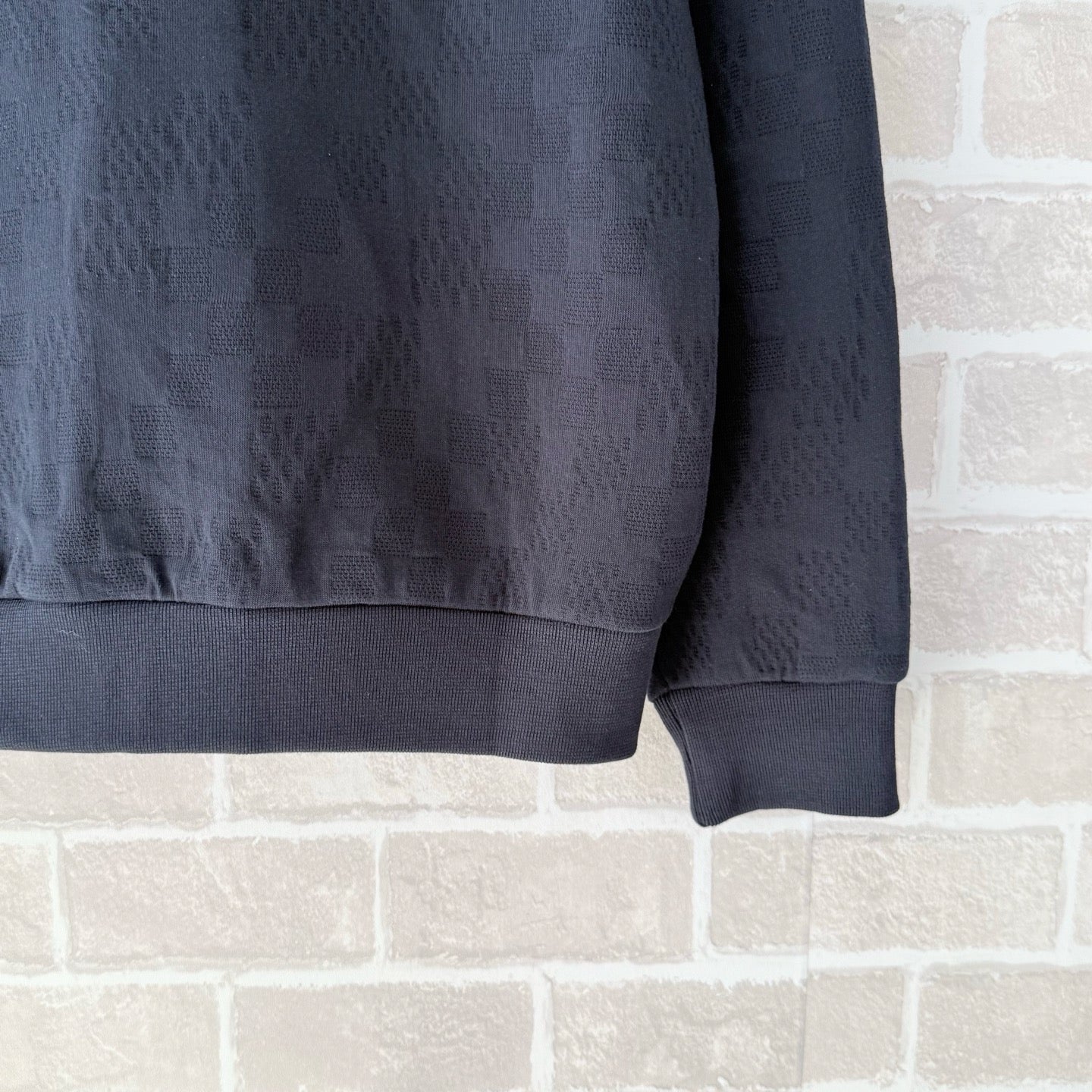Black Sweatshirt