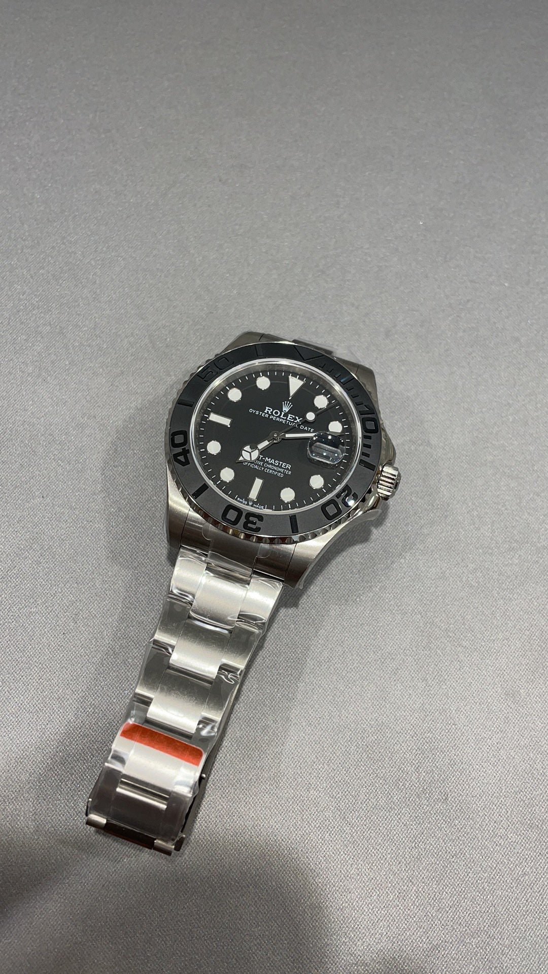 Reloj blanco y negro