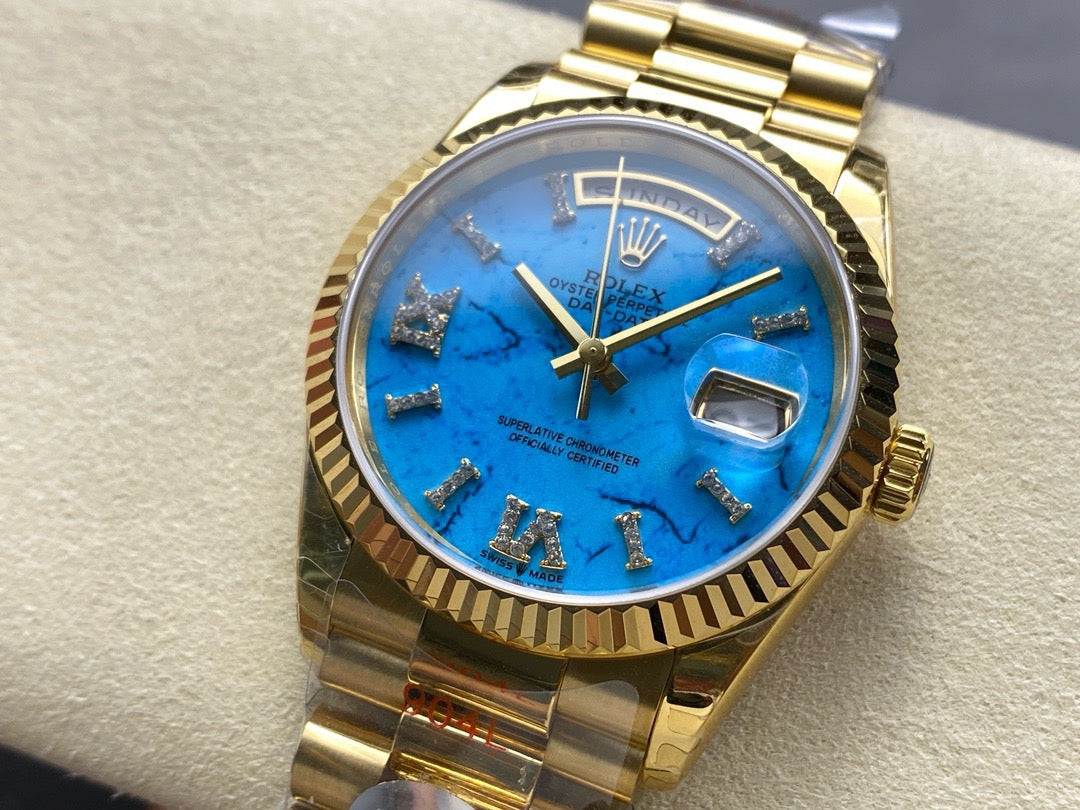 Goldfarbene Uhr