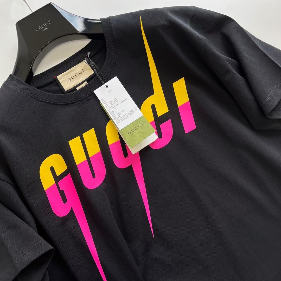 Black T-shirt - FashionHype.xyz