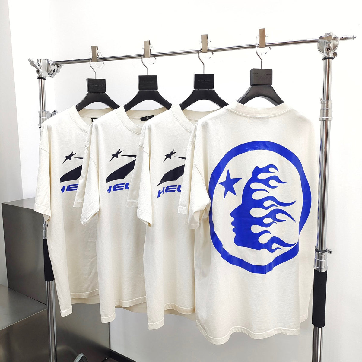 White T-shirt - FashionHype.xyz