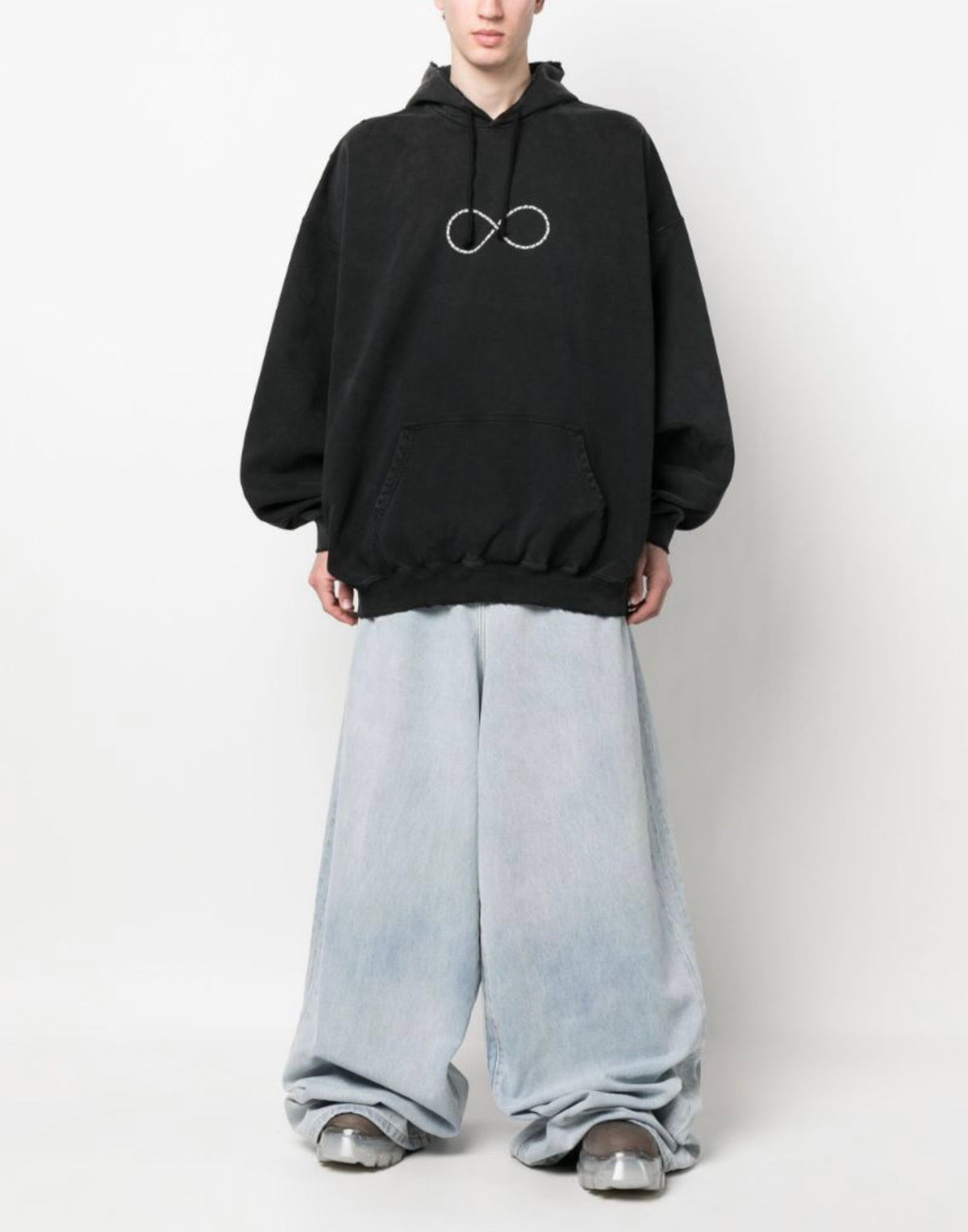 Schwarzer Hoodie
