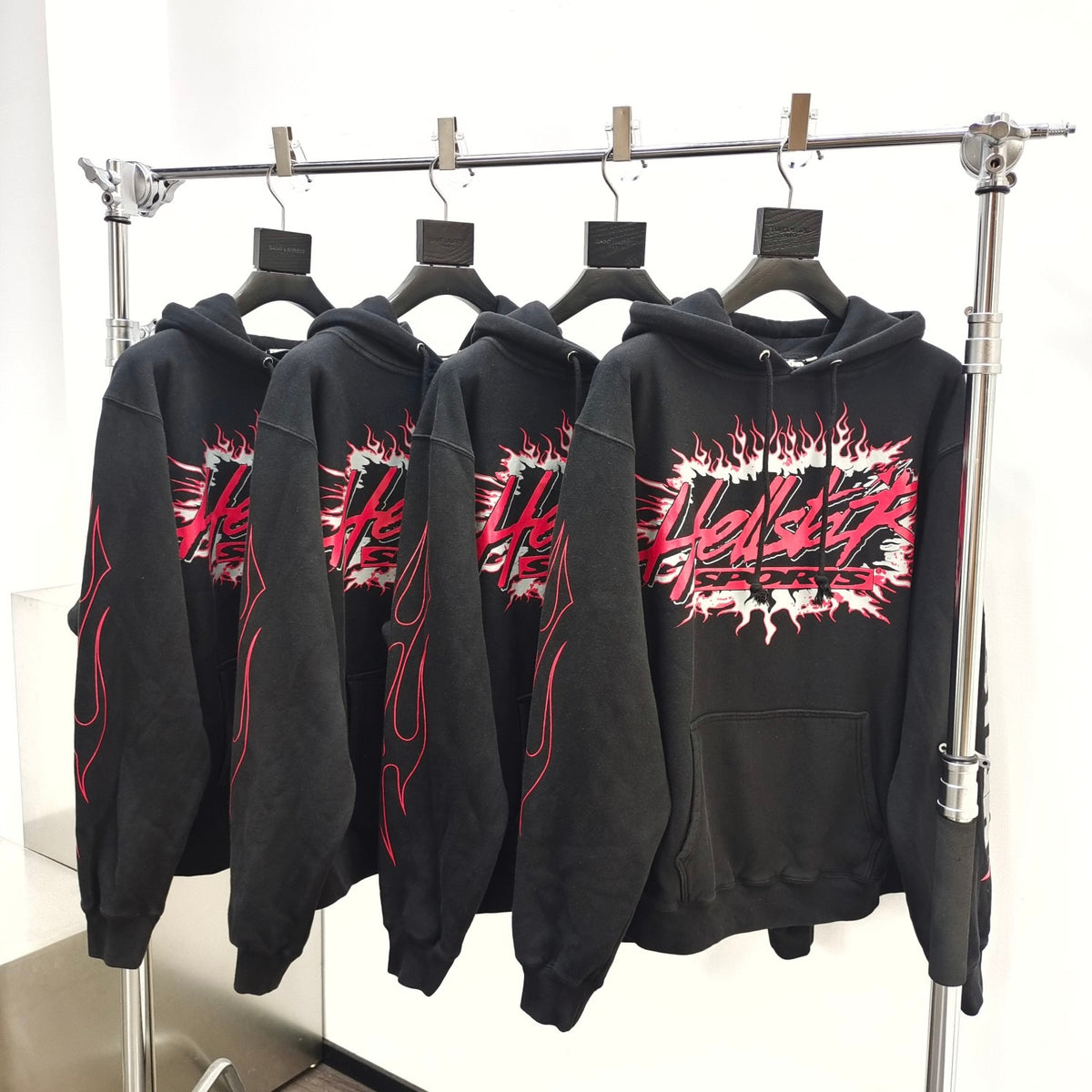 Schwarzer Hoodie
