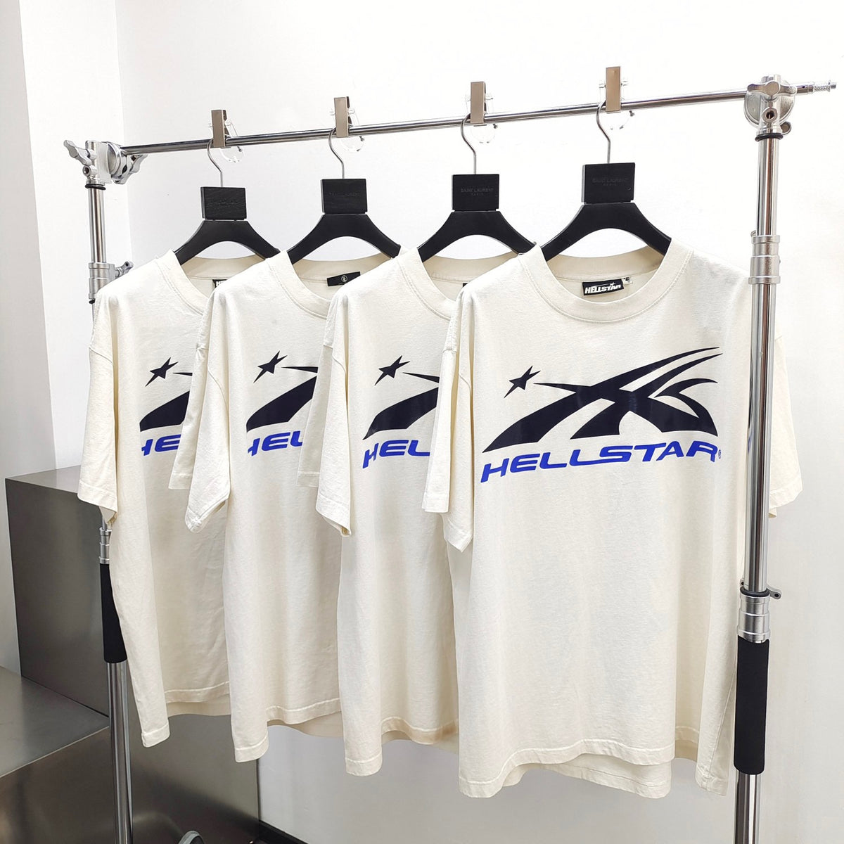 White T-shirt - FashionHype.xyz