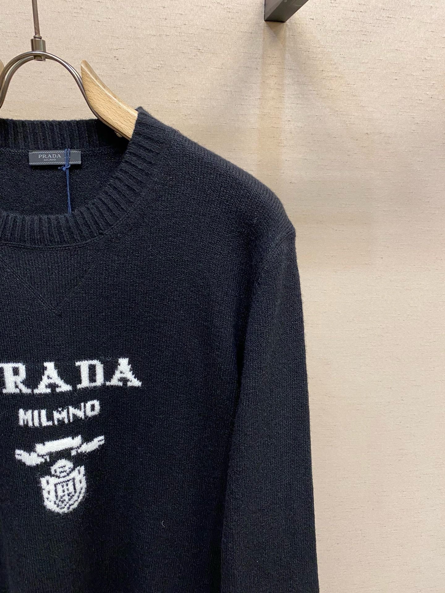 Schwarzes Sweatshirt - Größe M