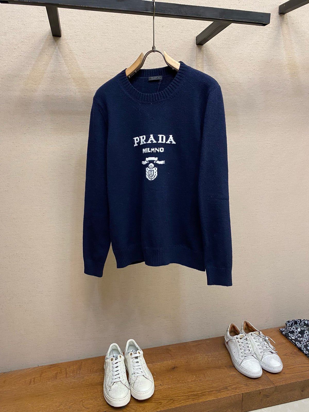 Schwarzes Sweatshirt - Größe M
