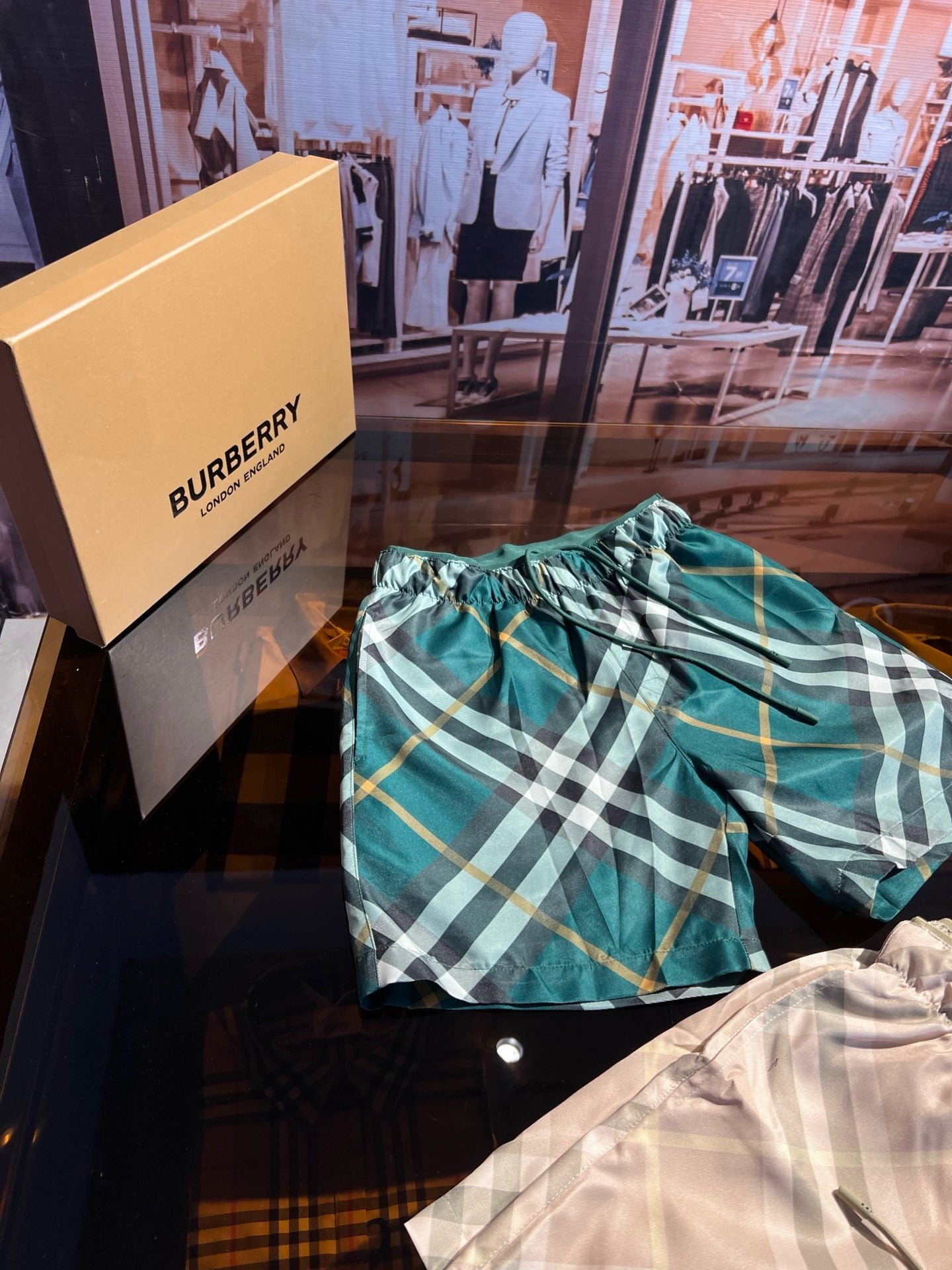 Multi-Colors Short - Size M - FashionHype.xyz