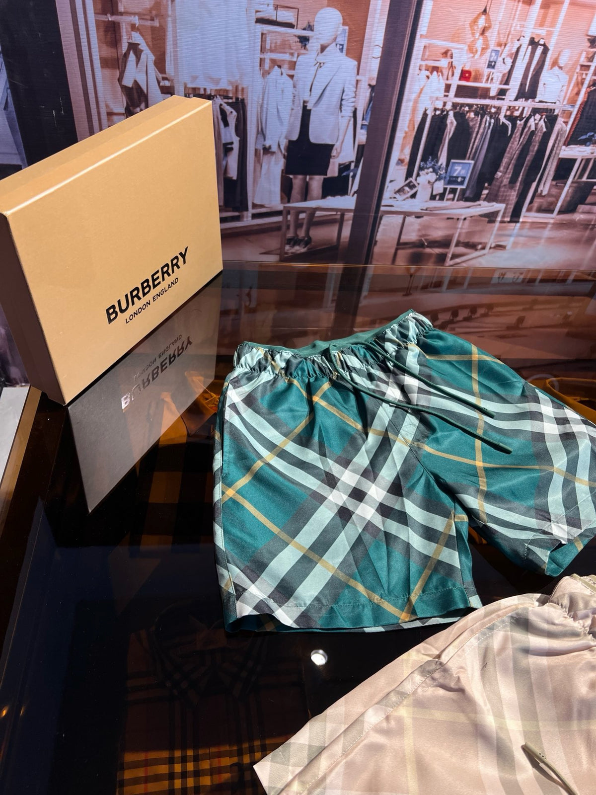 Multi-Colors Short - Size M - FashionHype.xyz