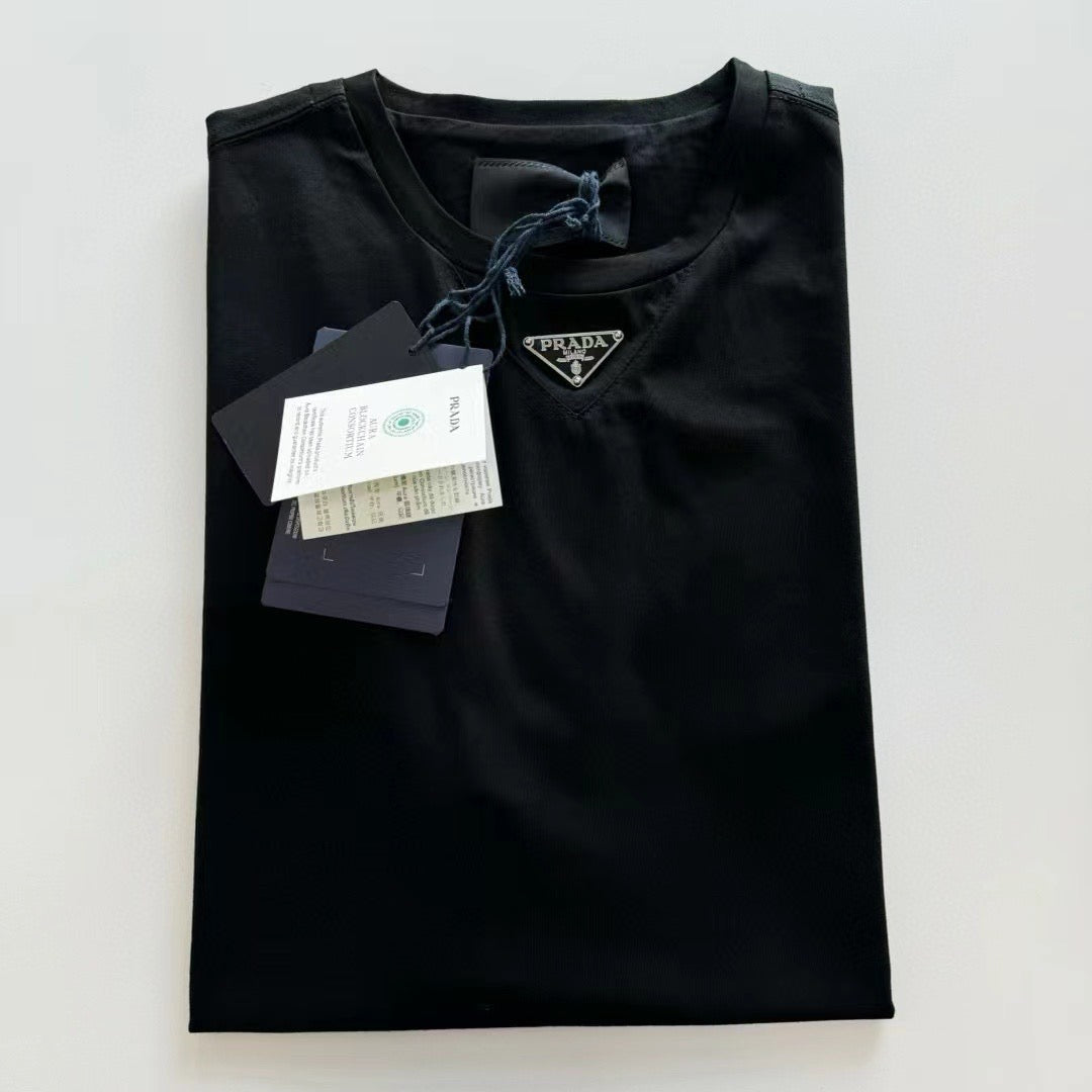 Black and White T-shirt - FashionHype.xyz