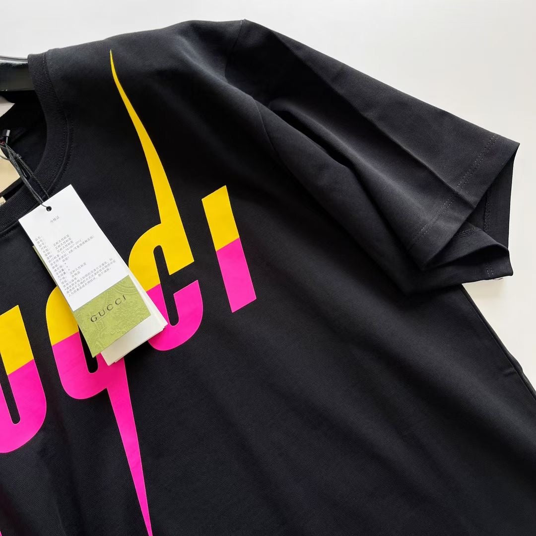 Black T-shirt - FashionHype.xyz
