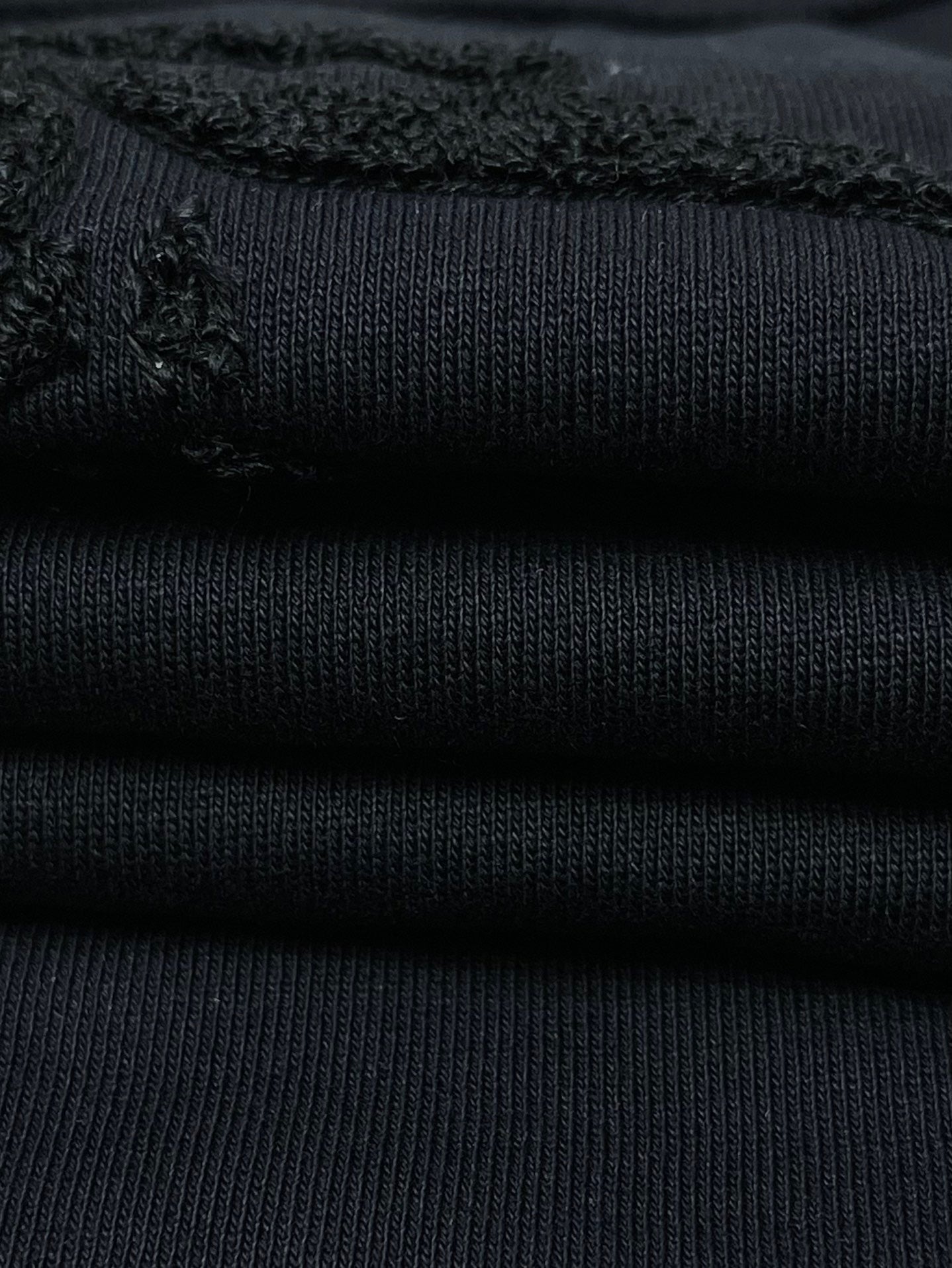 Schwarz-weißes Sweatshirt