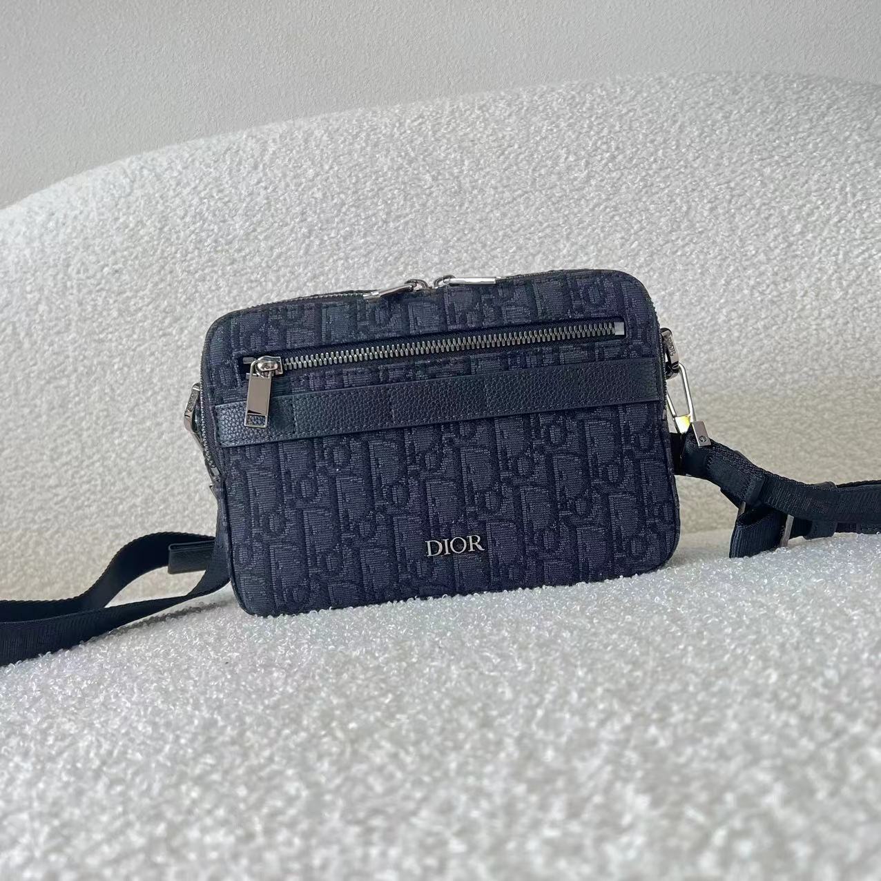 Schwarze Tasche