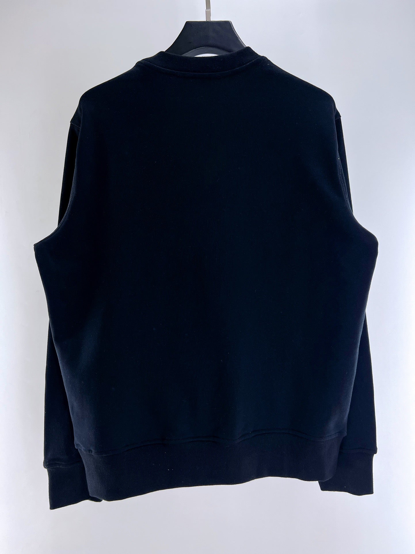 Sudadera en blanco y negro