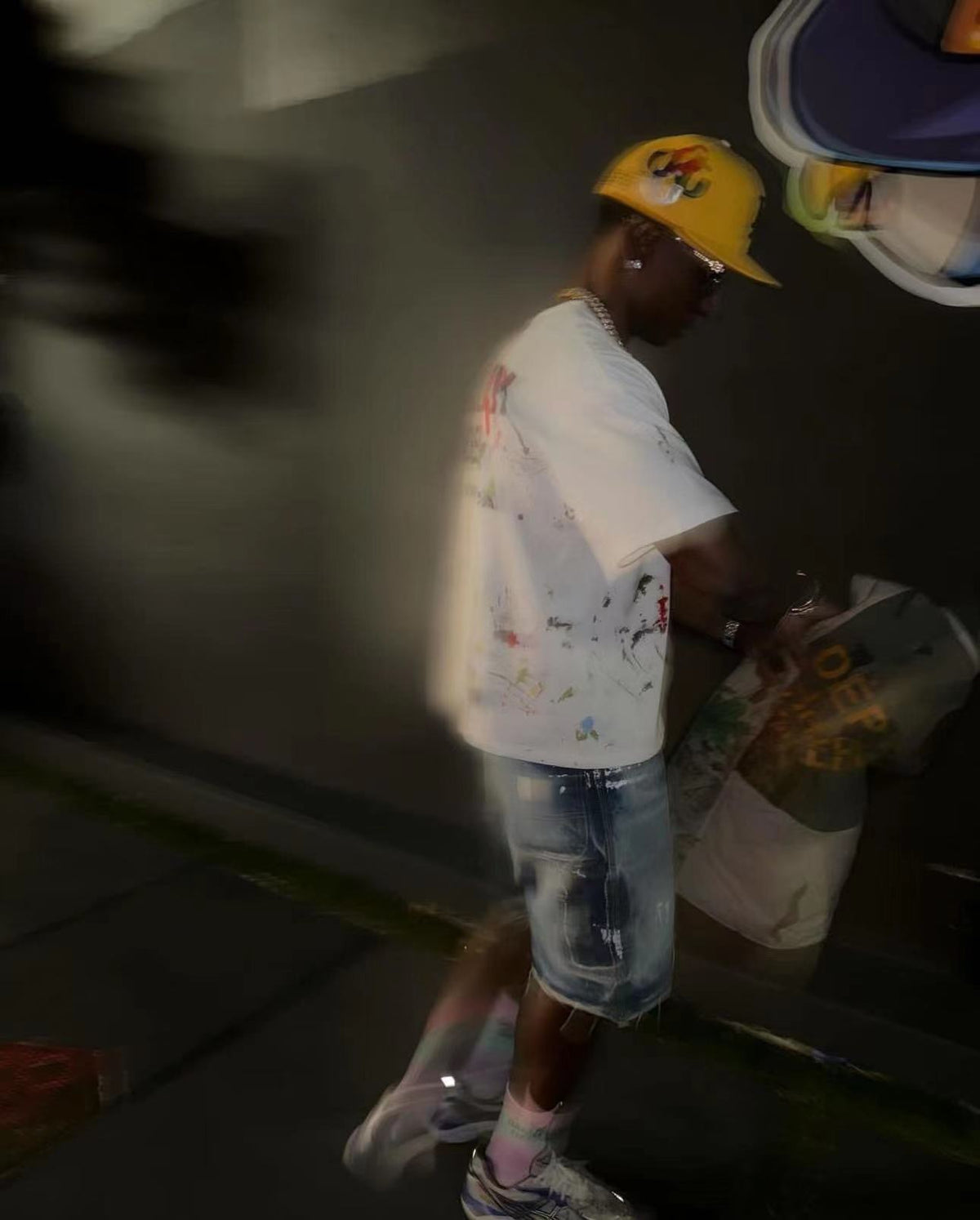 White T-shirt - FashionHype.xyz