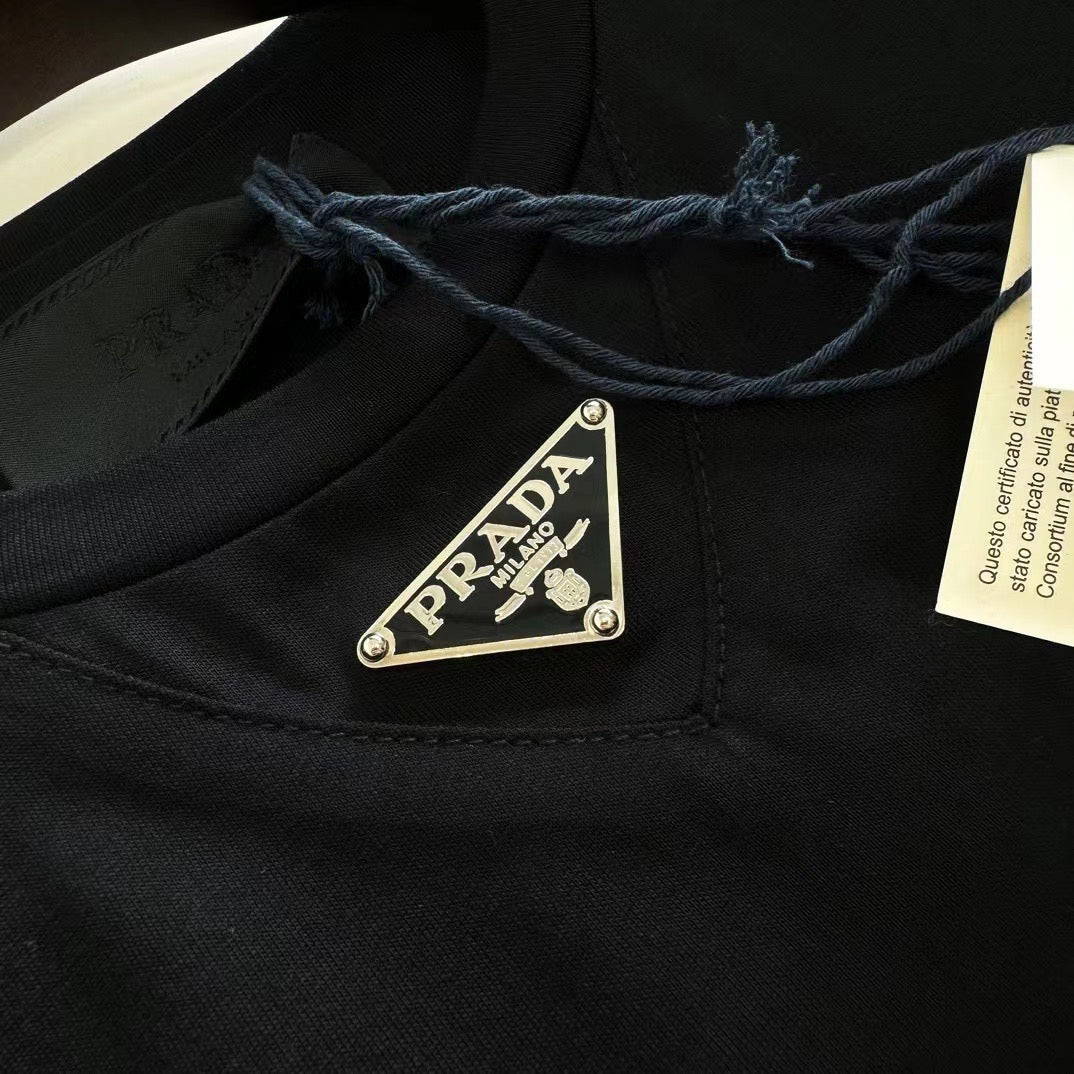 Black and White T-shirt - FashionHype.xyz