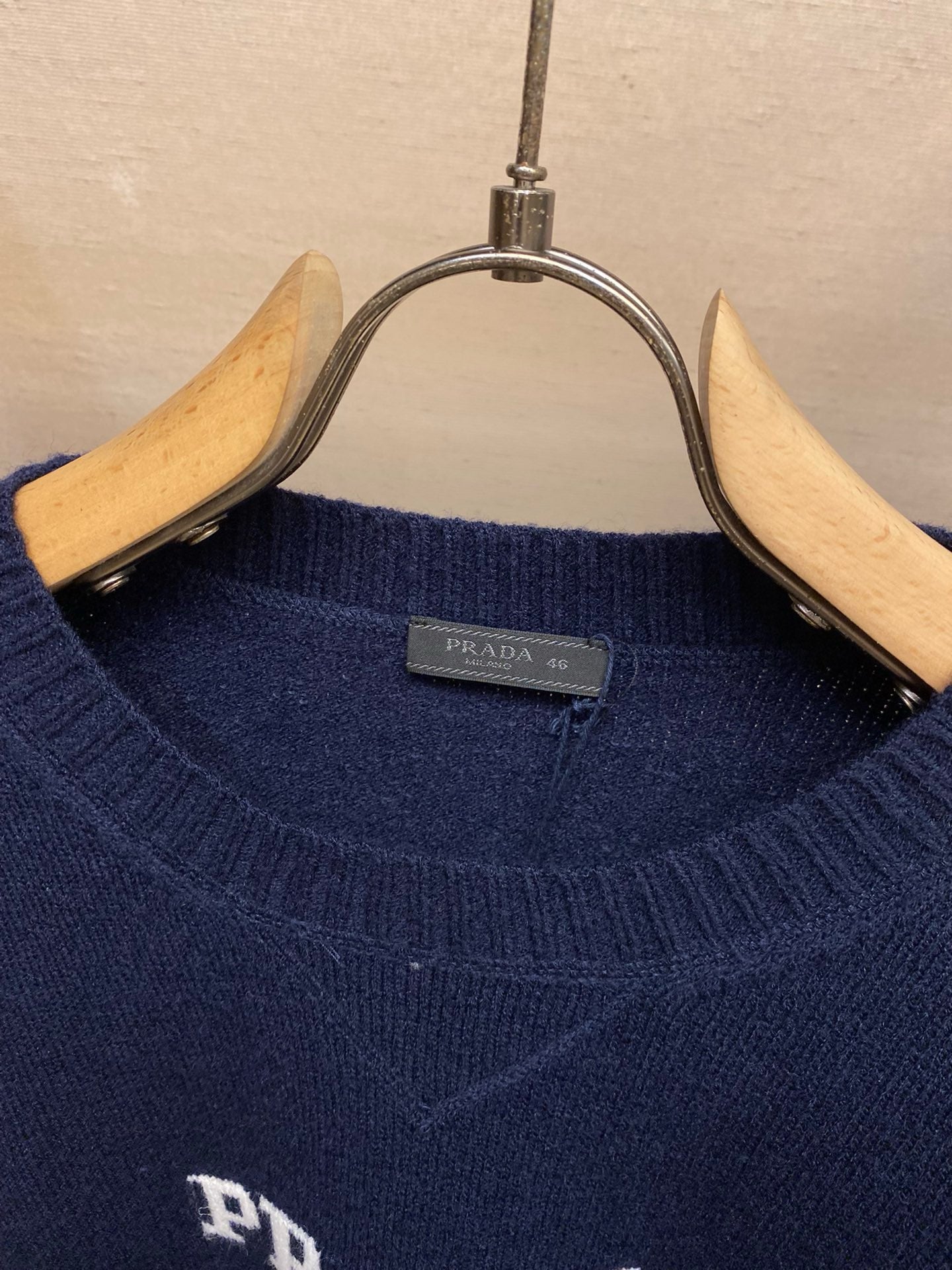 Schwarzes Sweatshirt - Größe M