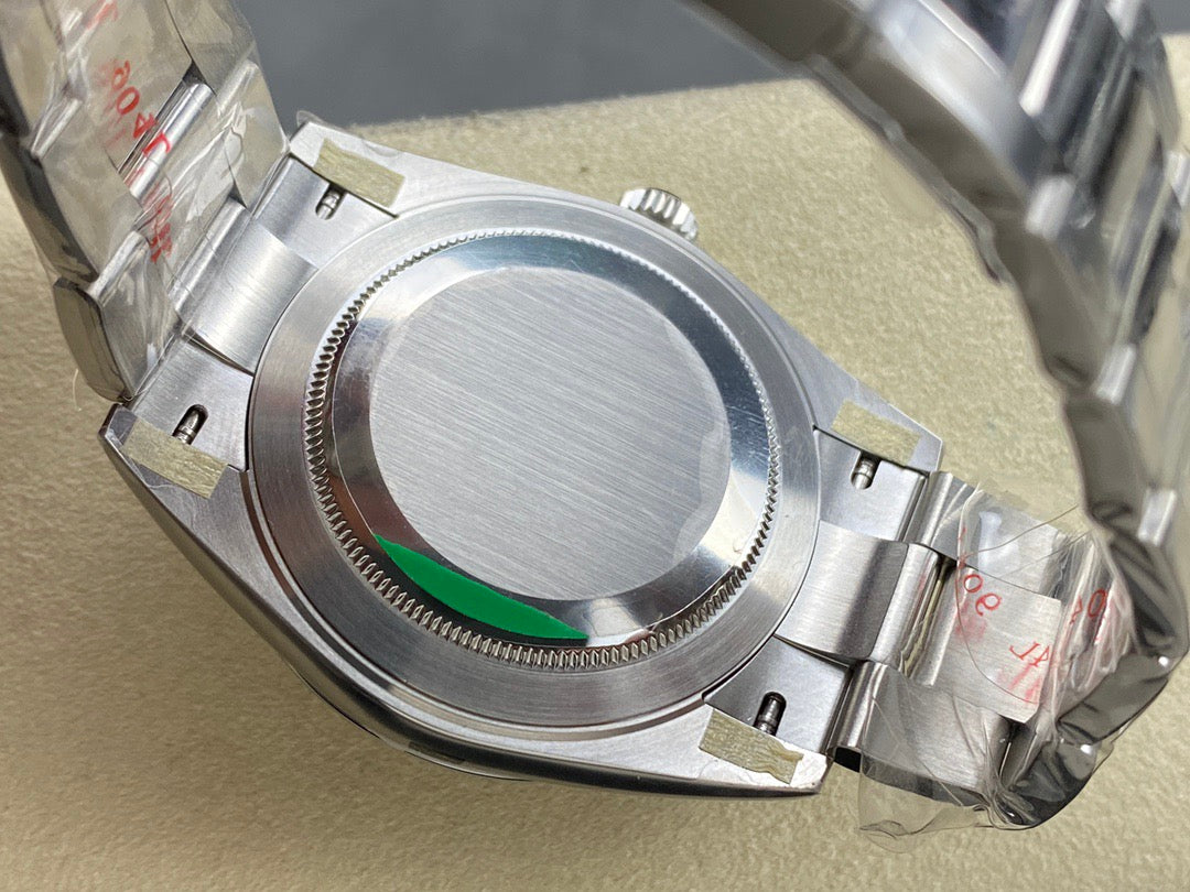 Reloj blanco azul