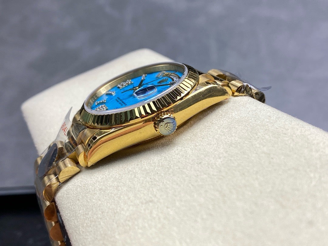 Goldfarbene Uhr