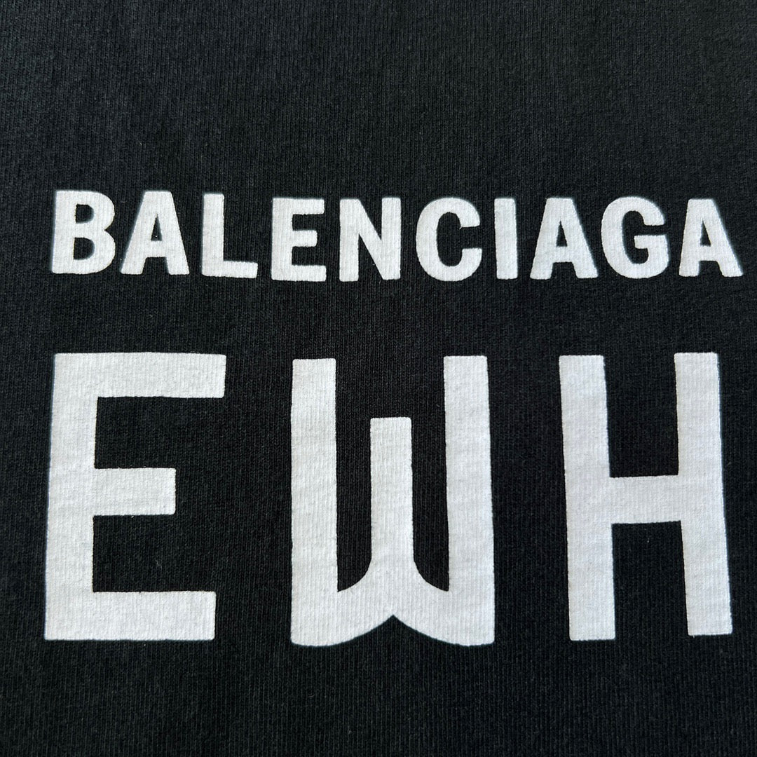 Black T-shirt  - Size M
