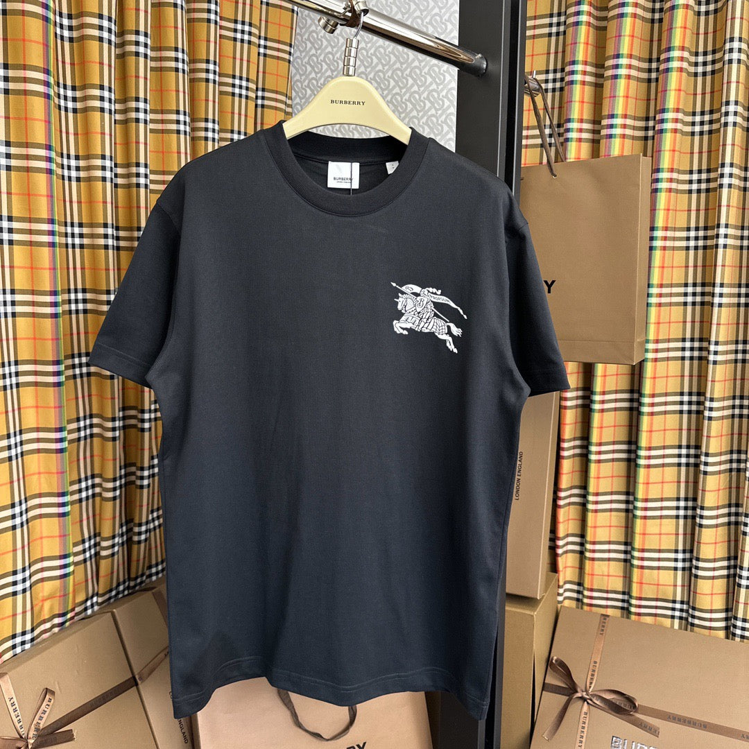Camiseta blanca y negra