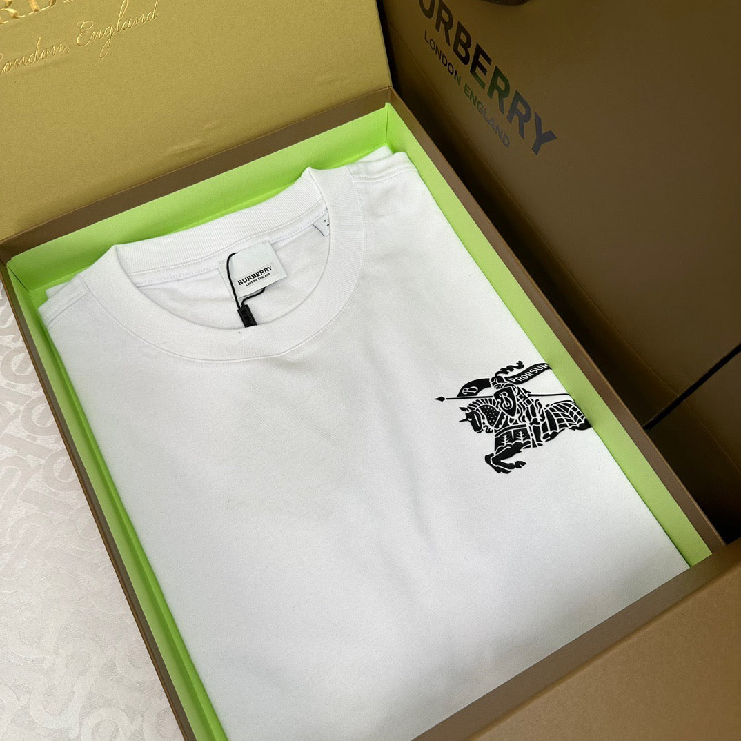 Camiseta blanca y negra