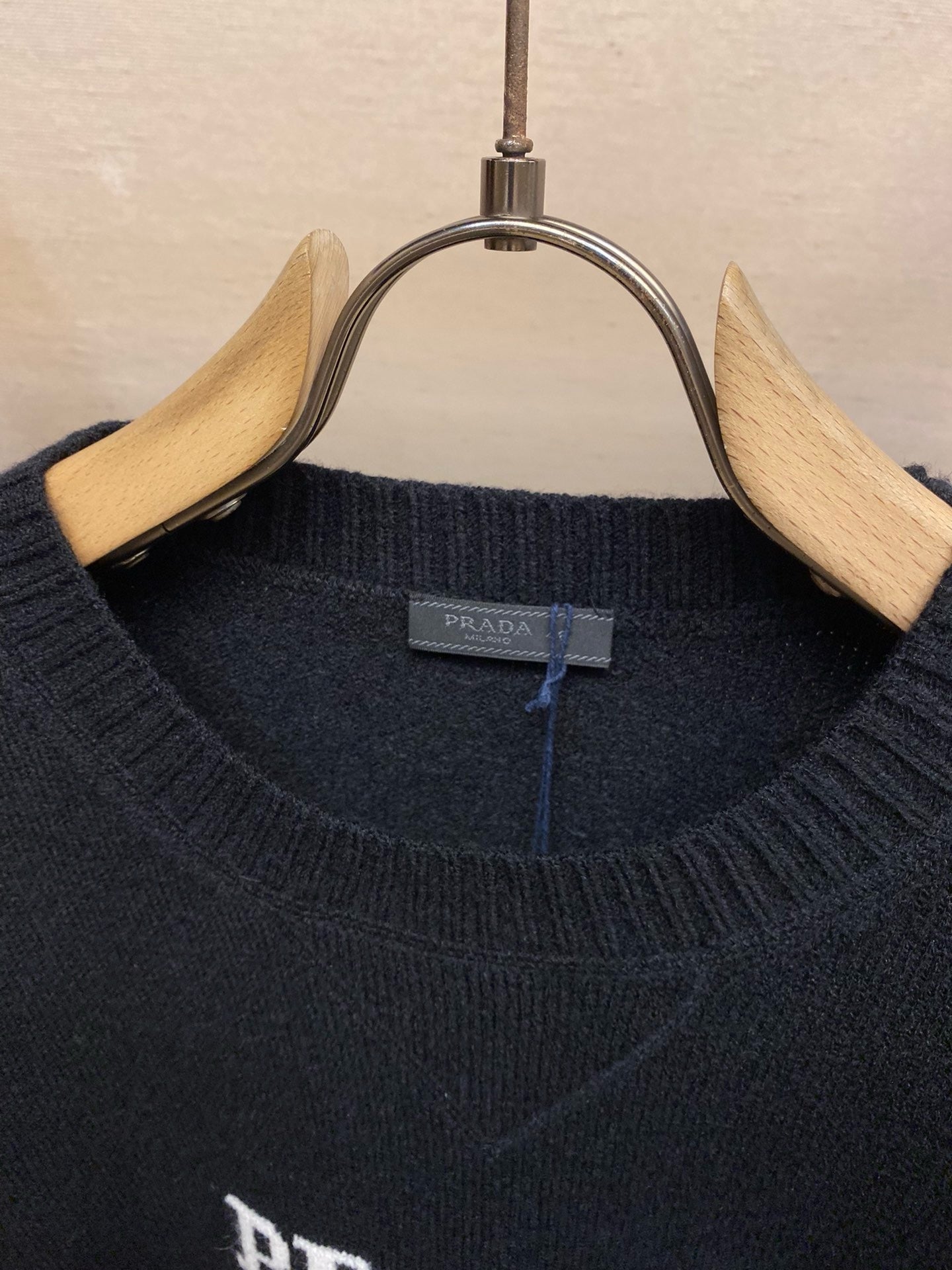 Schwarzes Sweatshirt - Größe M