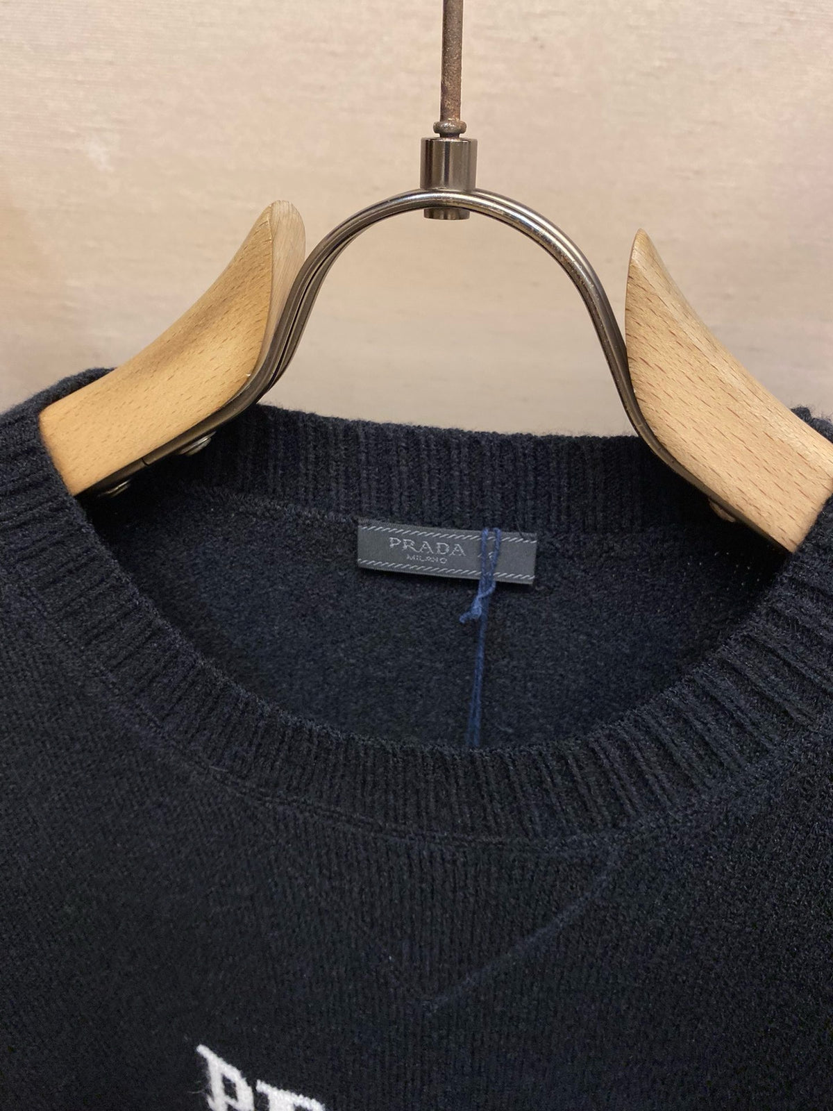 Schwarzes Sweatshirt - Größe M