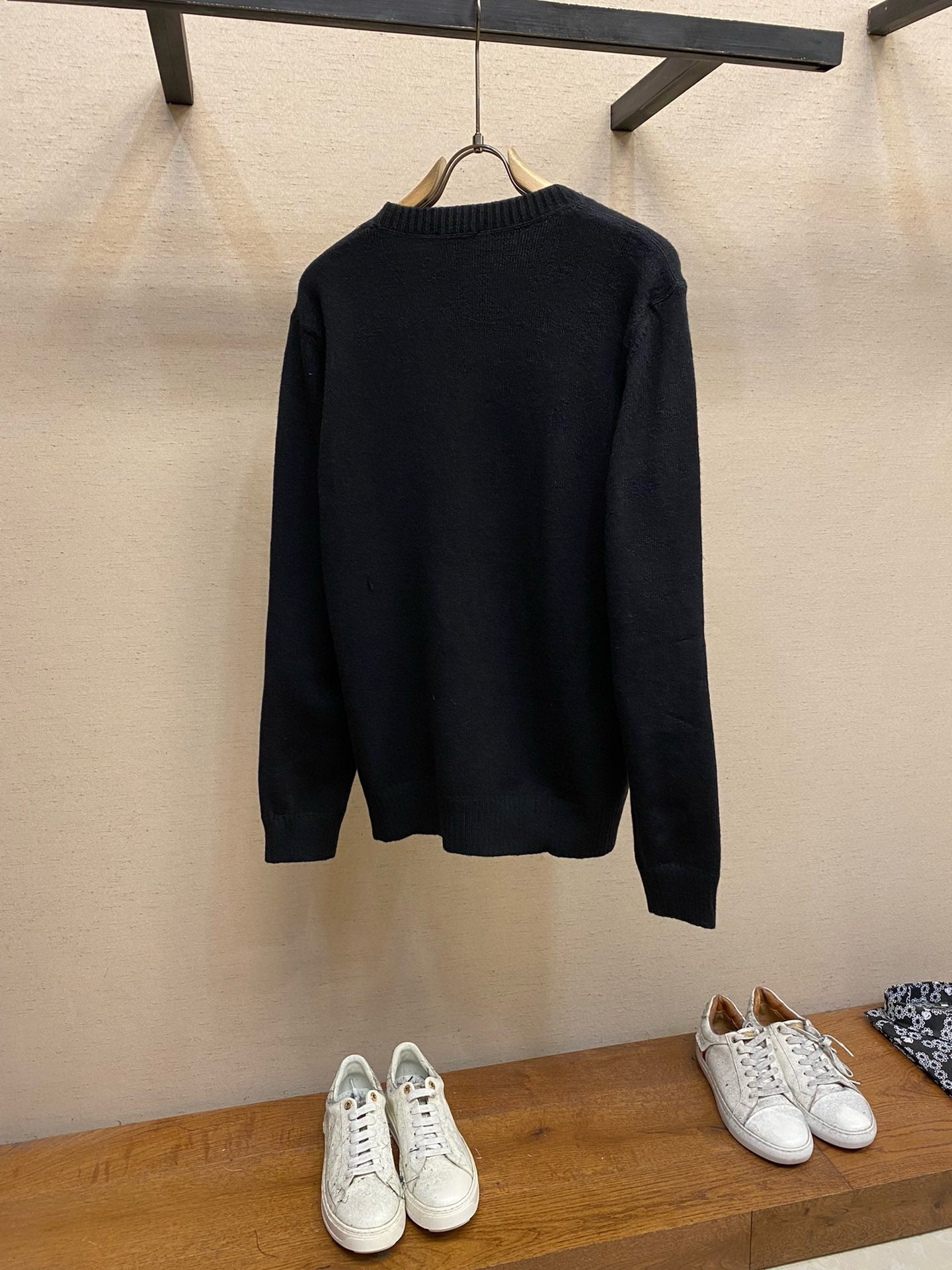 Schwarzes Sweatshirt - Größe M