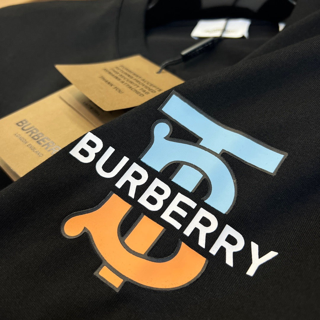 Camiseta en blanco y negro