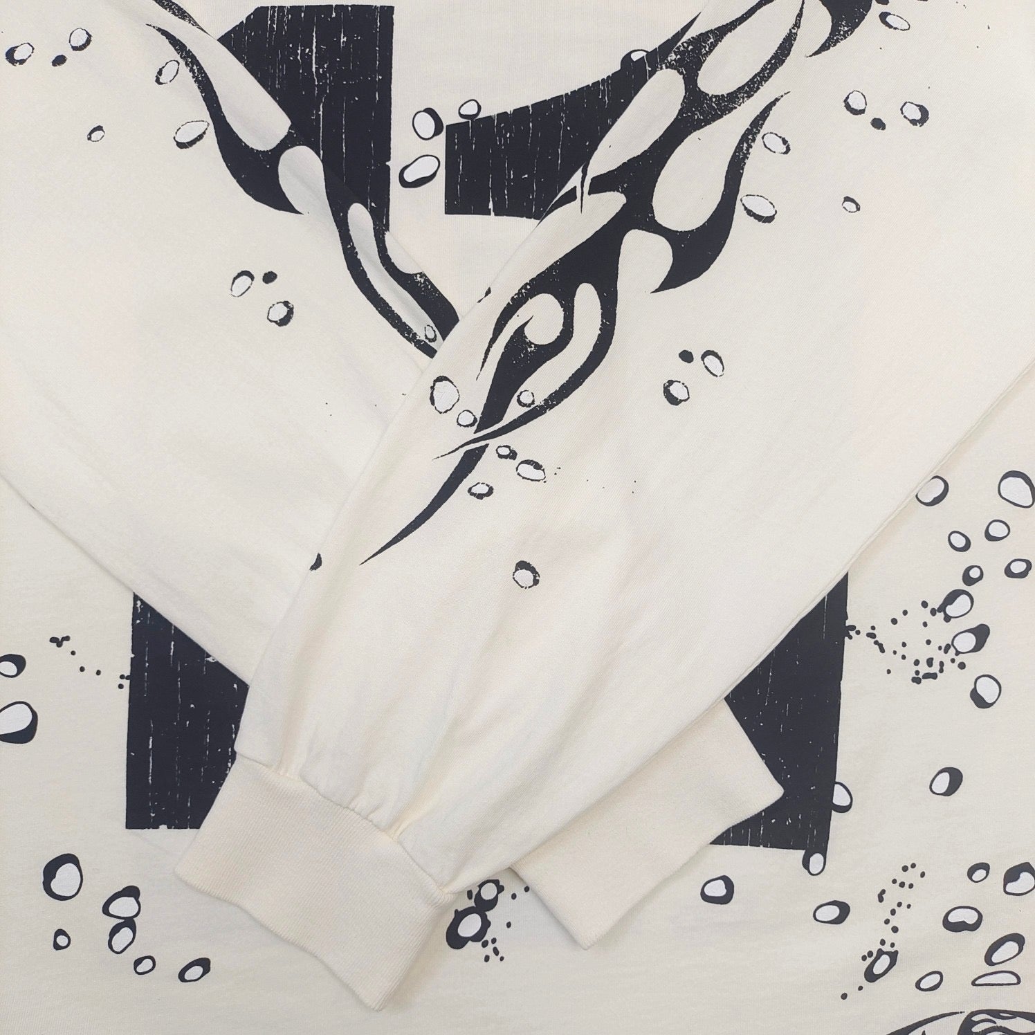 Jersey blanco y negro