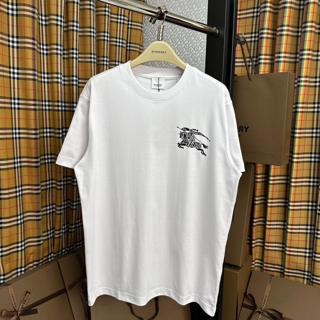 Camiseta blanca y negra