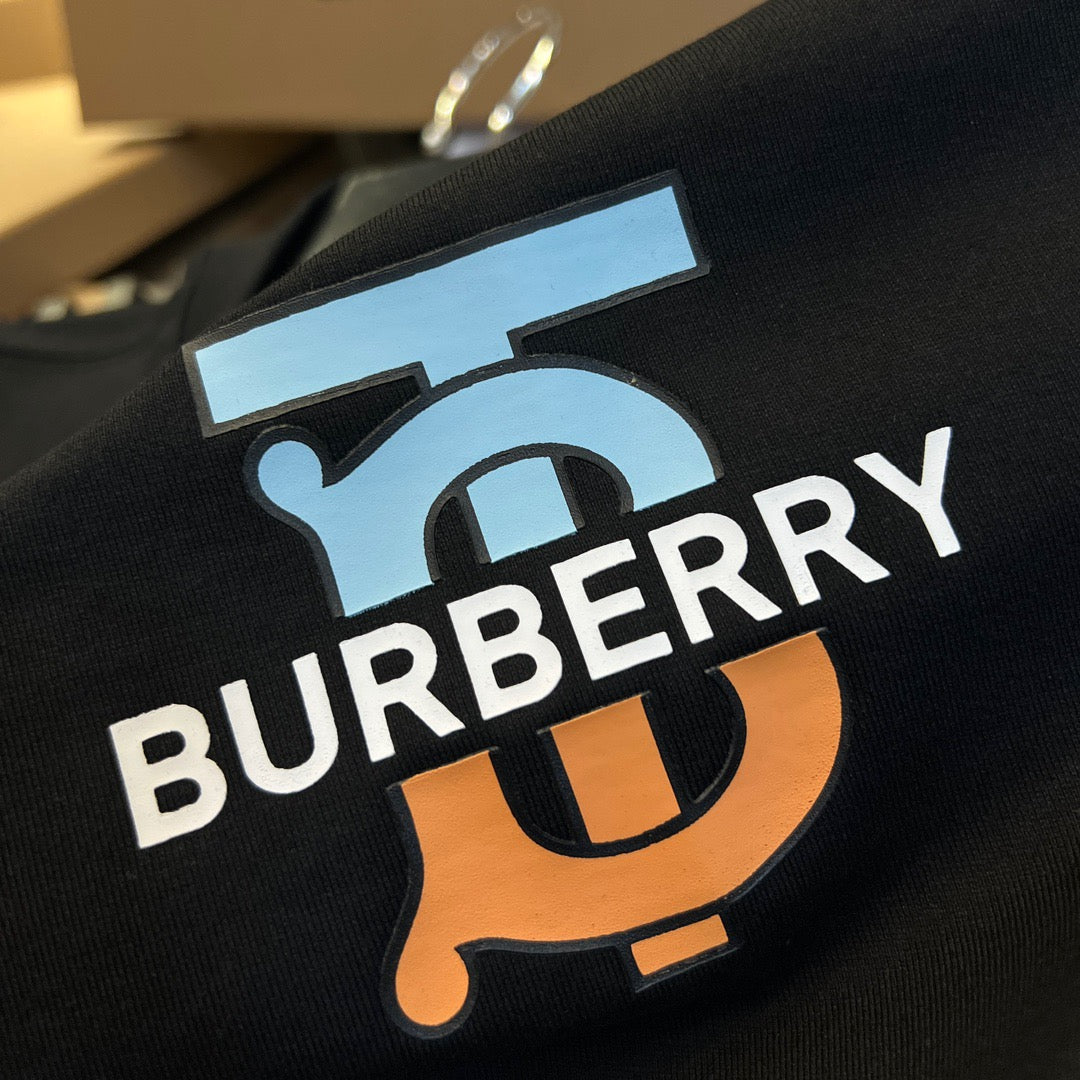 Camiseta en blanco y negro