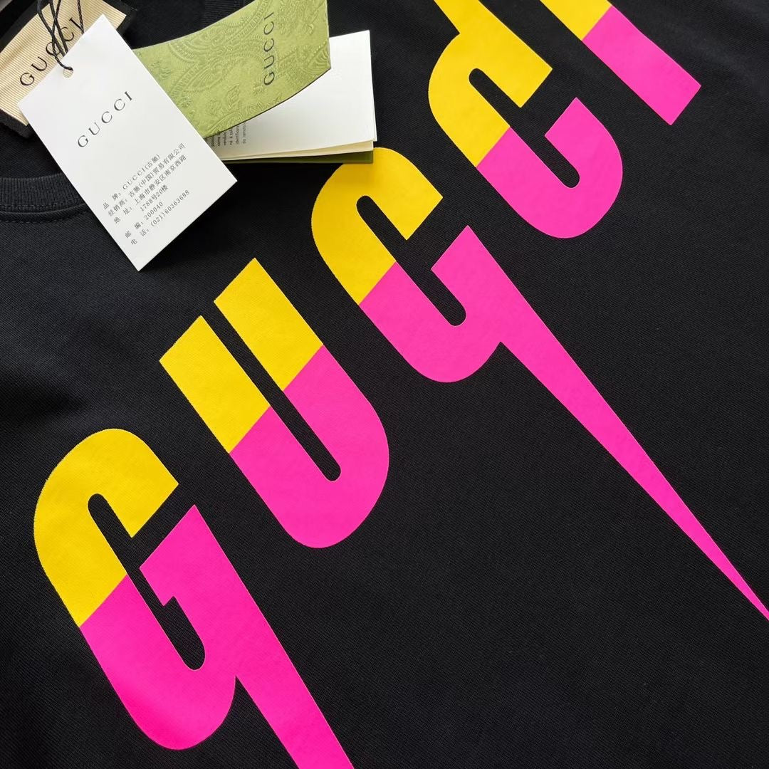Black T-shirt - FashionHype.xyz